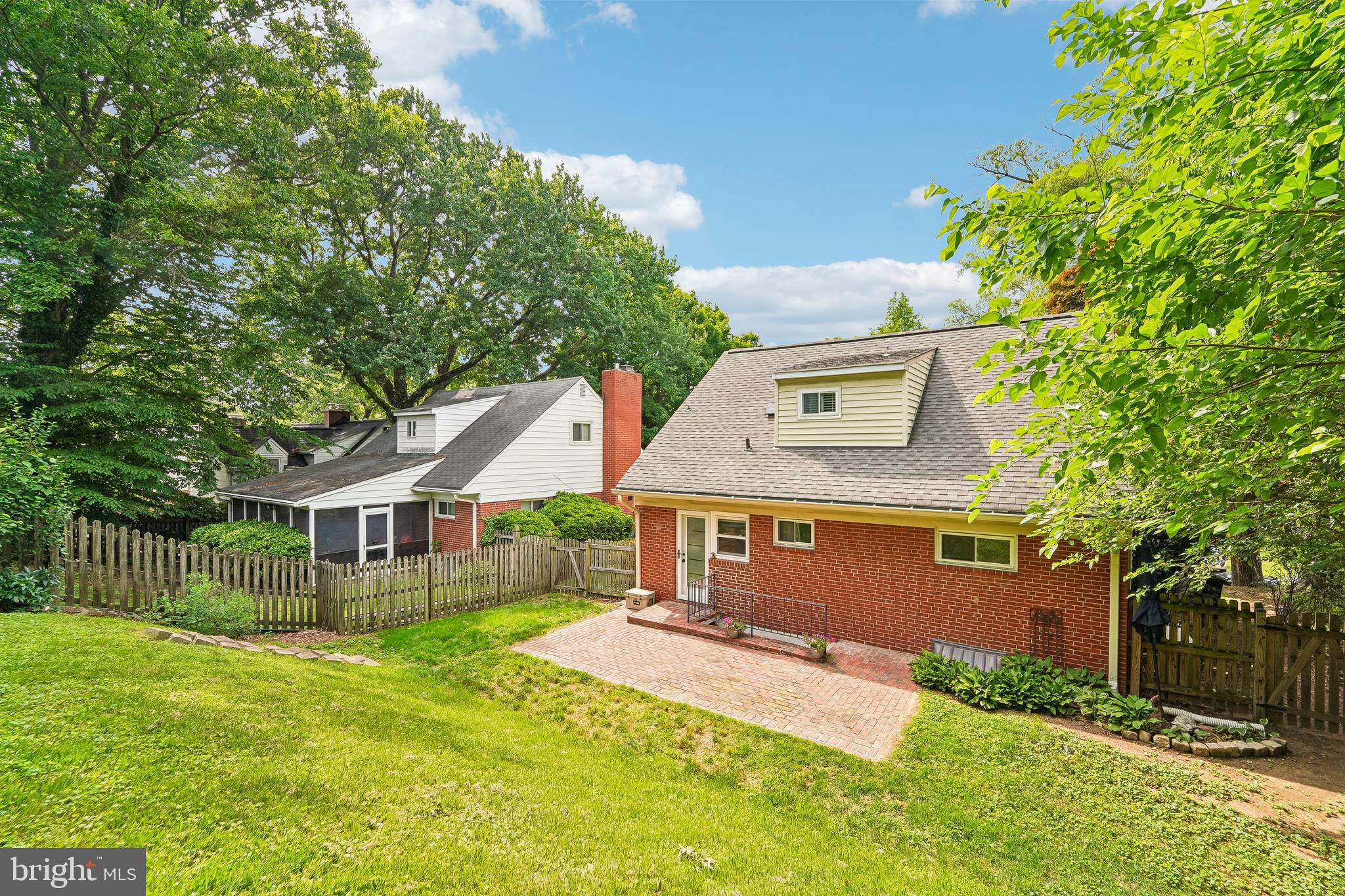 LOCH HILL - Residential