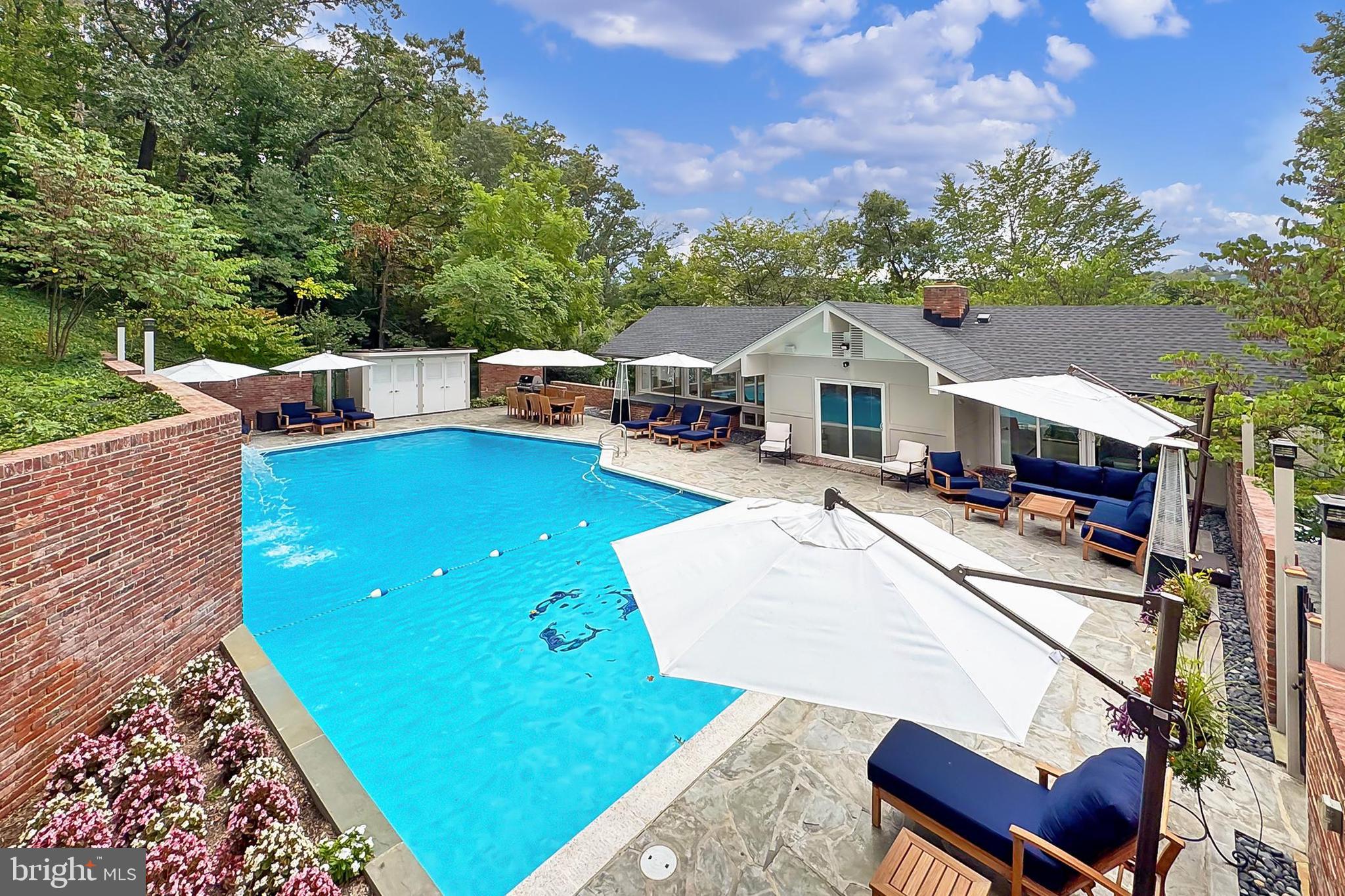 ARLINGTON RIDGE - Residential