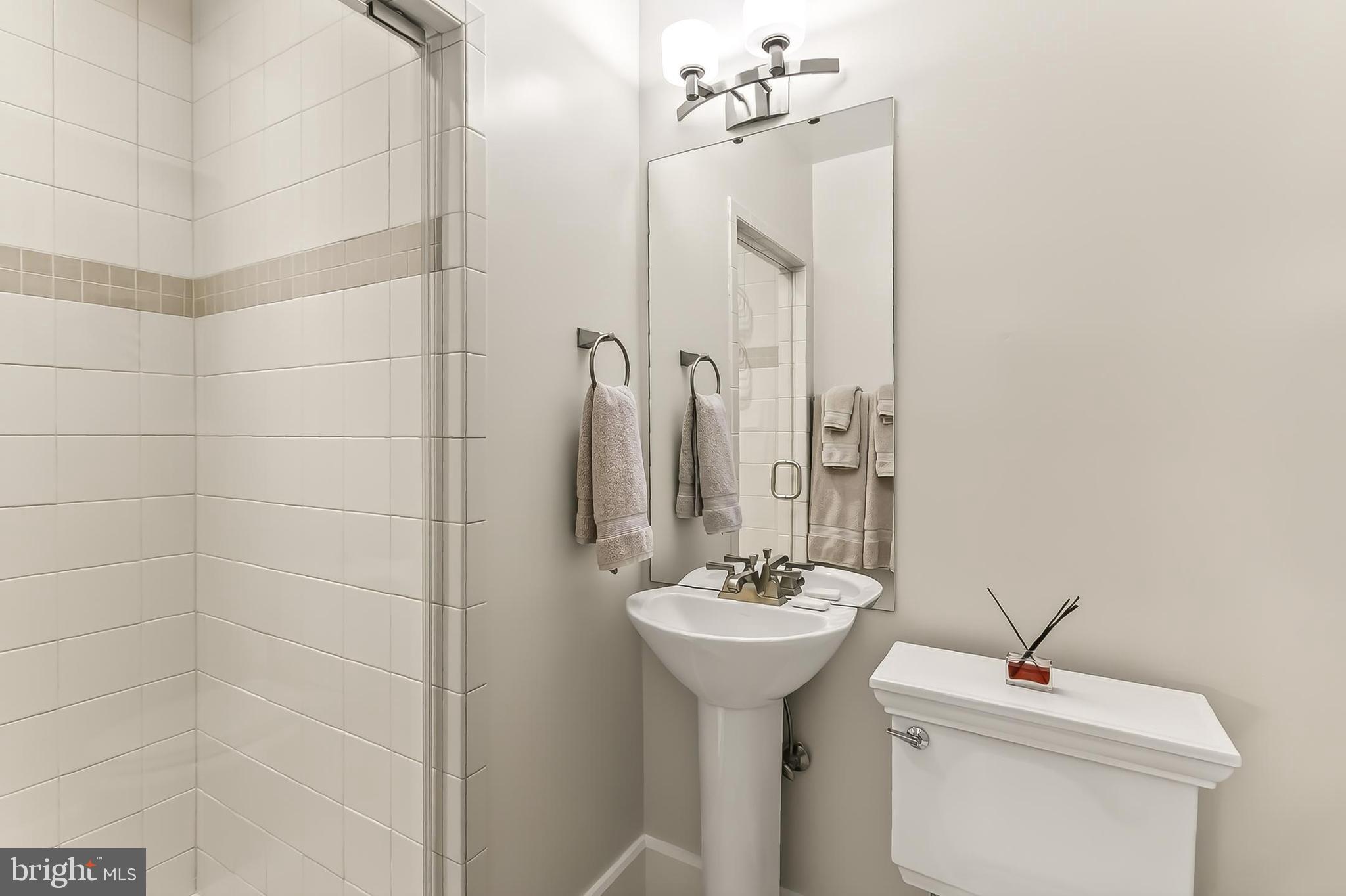 ARLINGTON RIDGE - Residential
