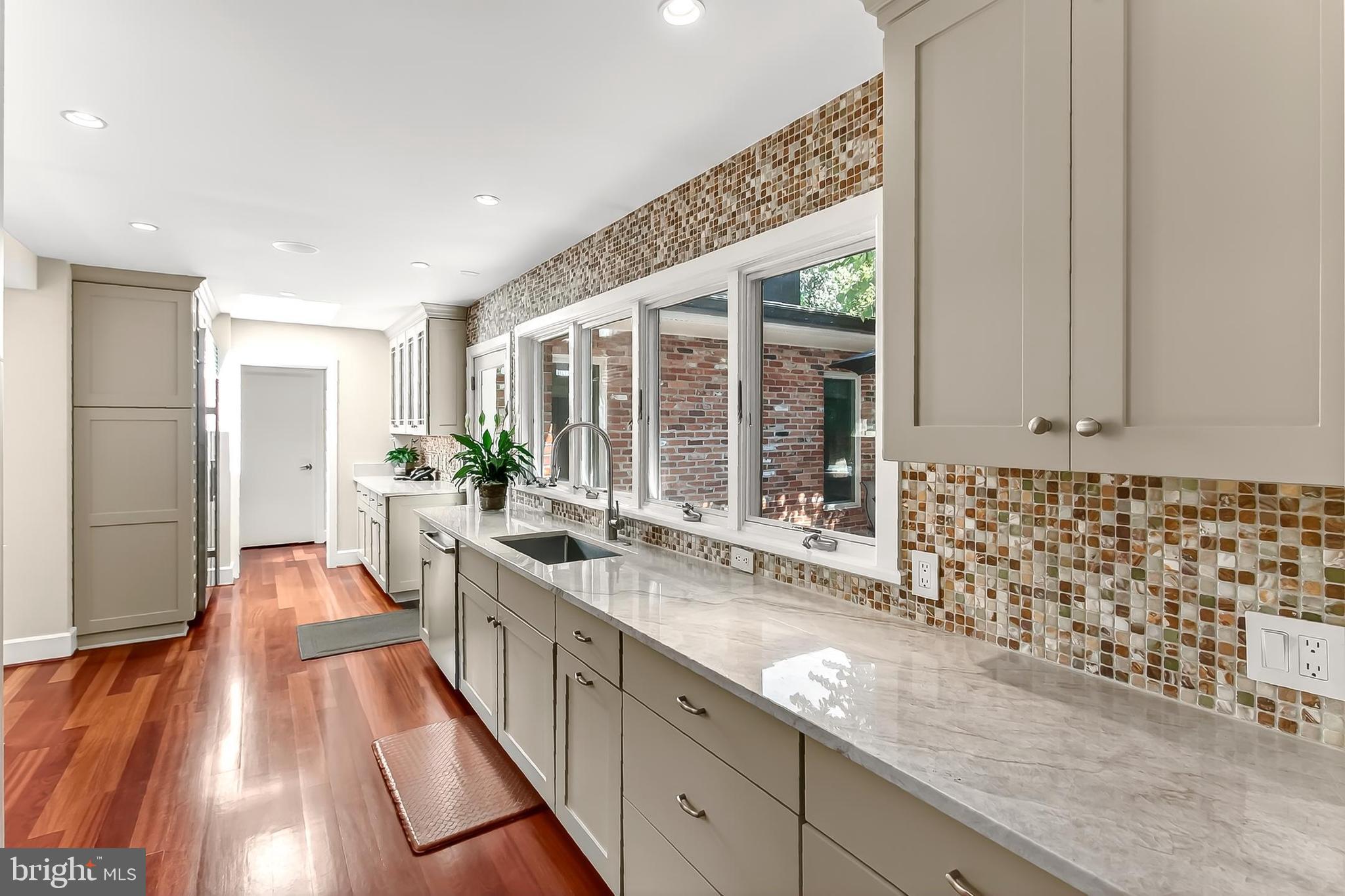 ARLINGTON RIDGE - Residential