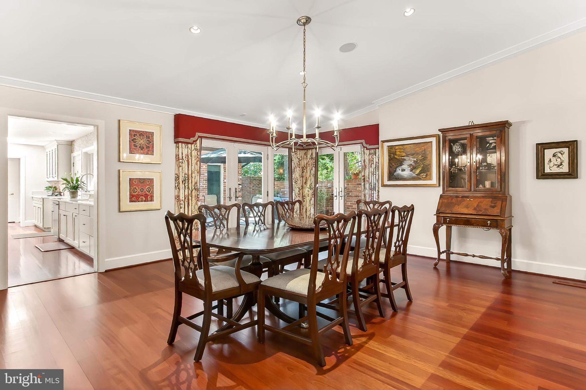 ARLINGTON RIDGE - Residential