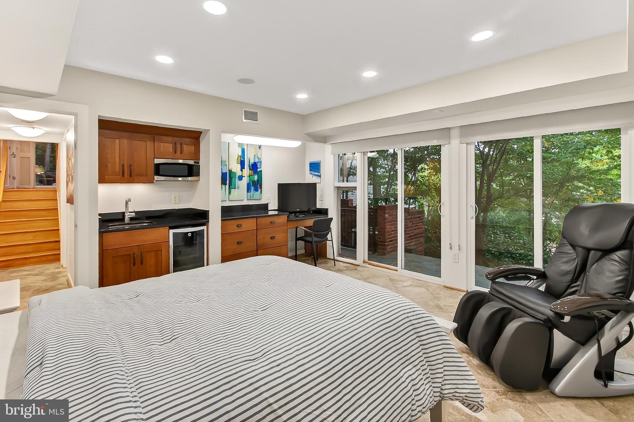 ARLINGTON RIDGE - Residential