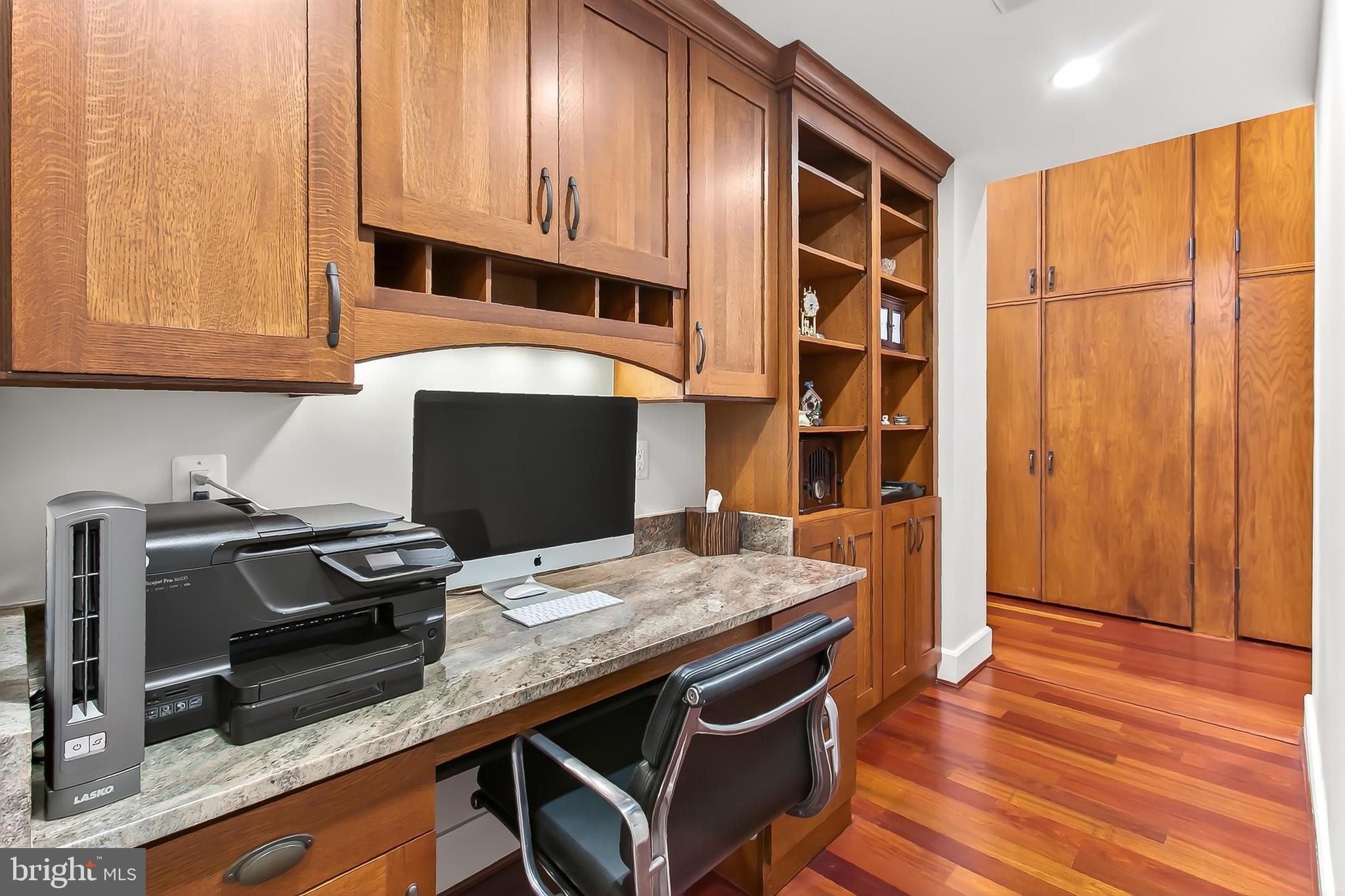 ARLINGTON RIDGE - Residential