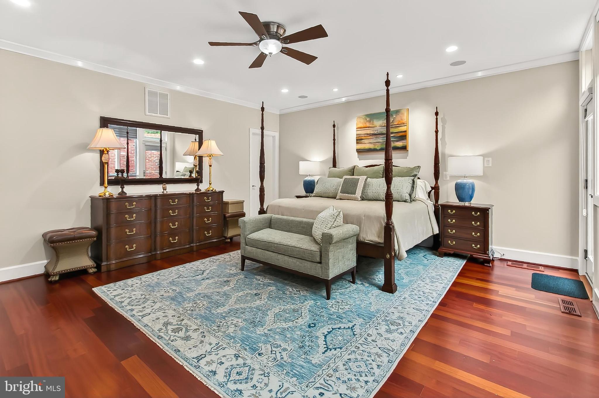 ARLINGTON RIDGE - Residential