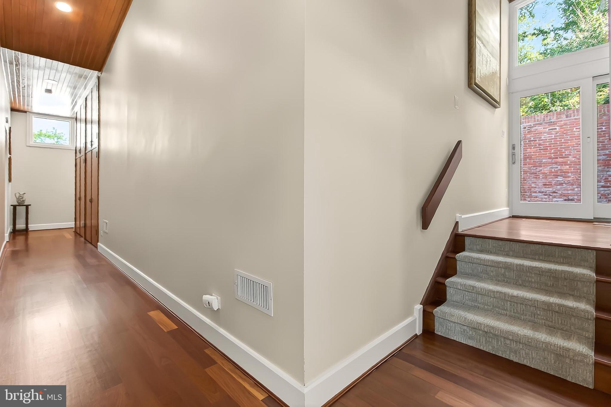 ARLINGTON RIDGE - Residential