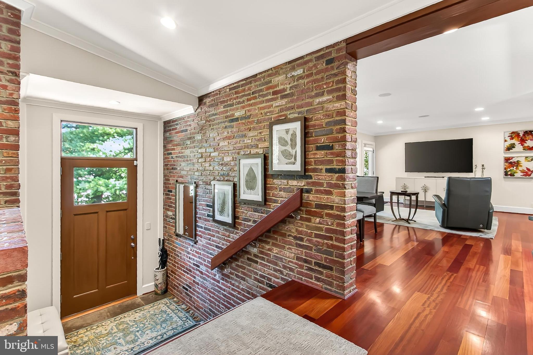 ARLINGTON RIDGE - Residential