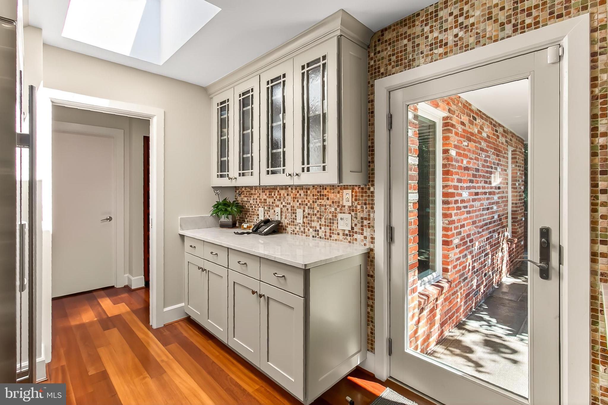 ARLINGTON RIDGE - Residential