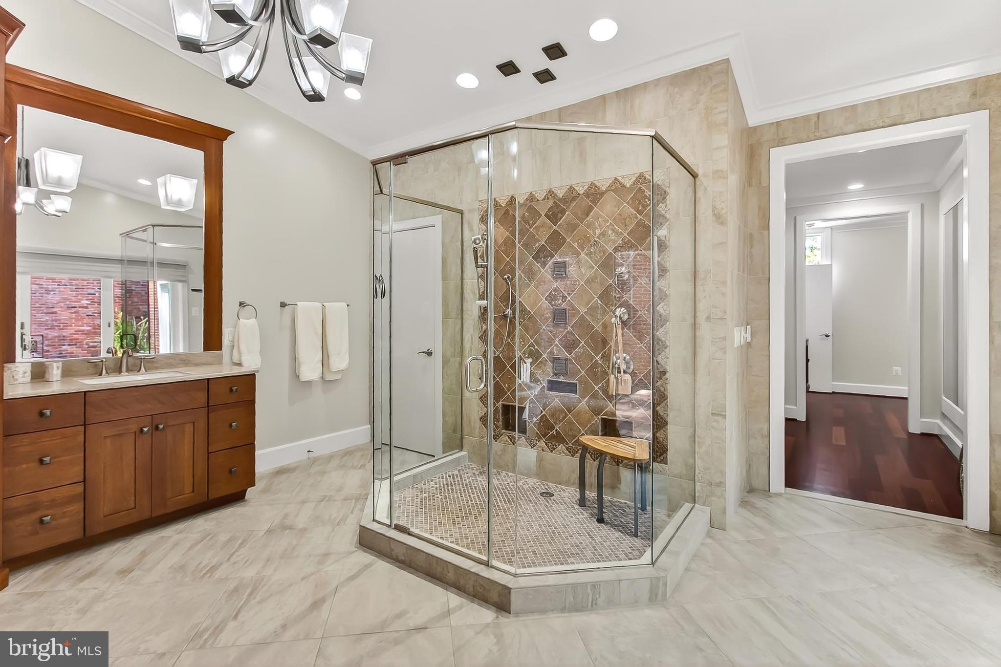 ARLINGTON RIDGE - Residential