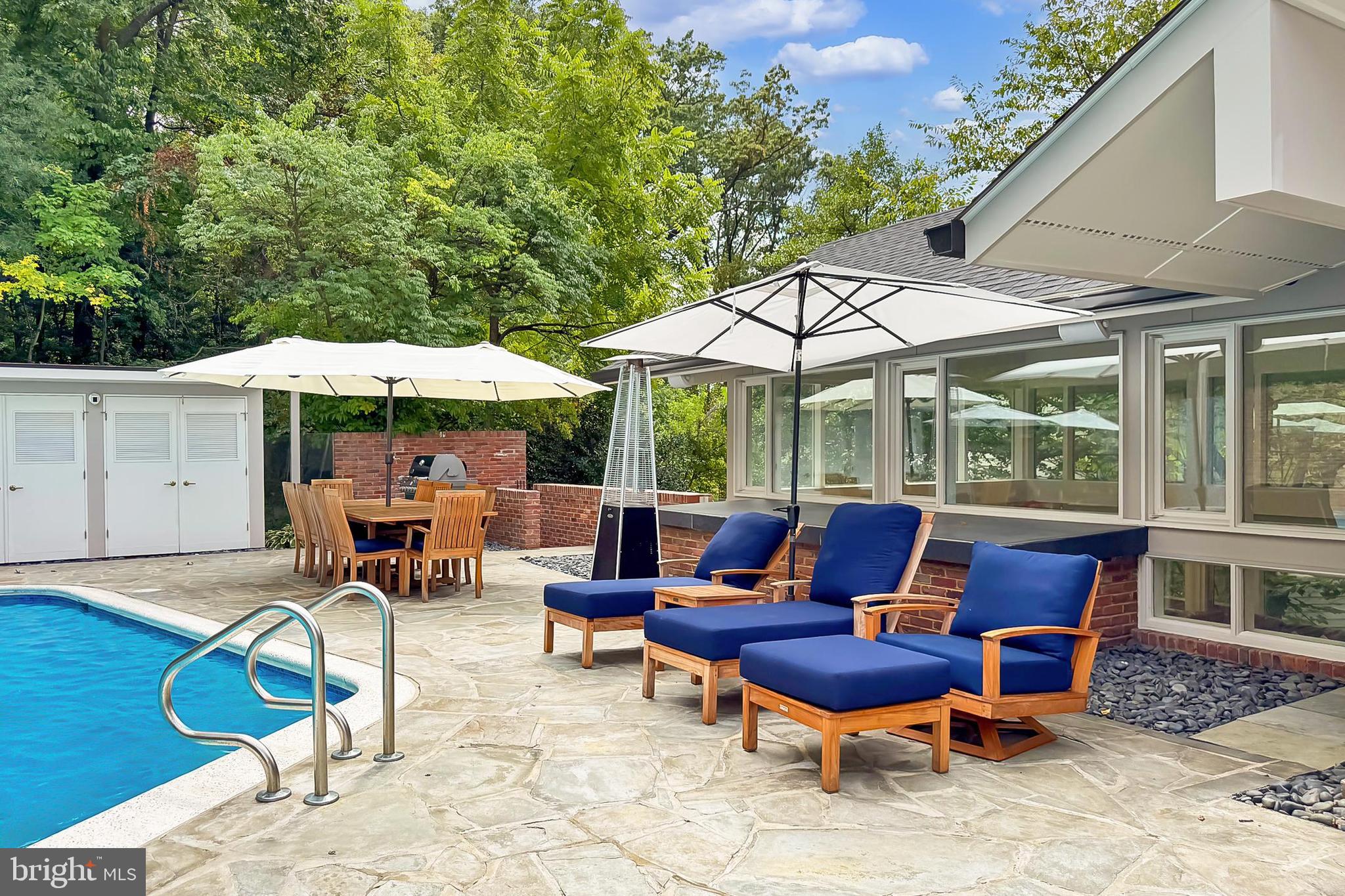 ARLINGTON RIDGE - Residential