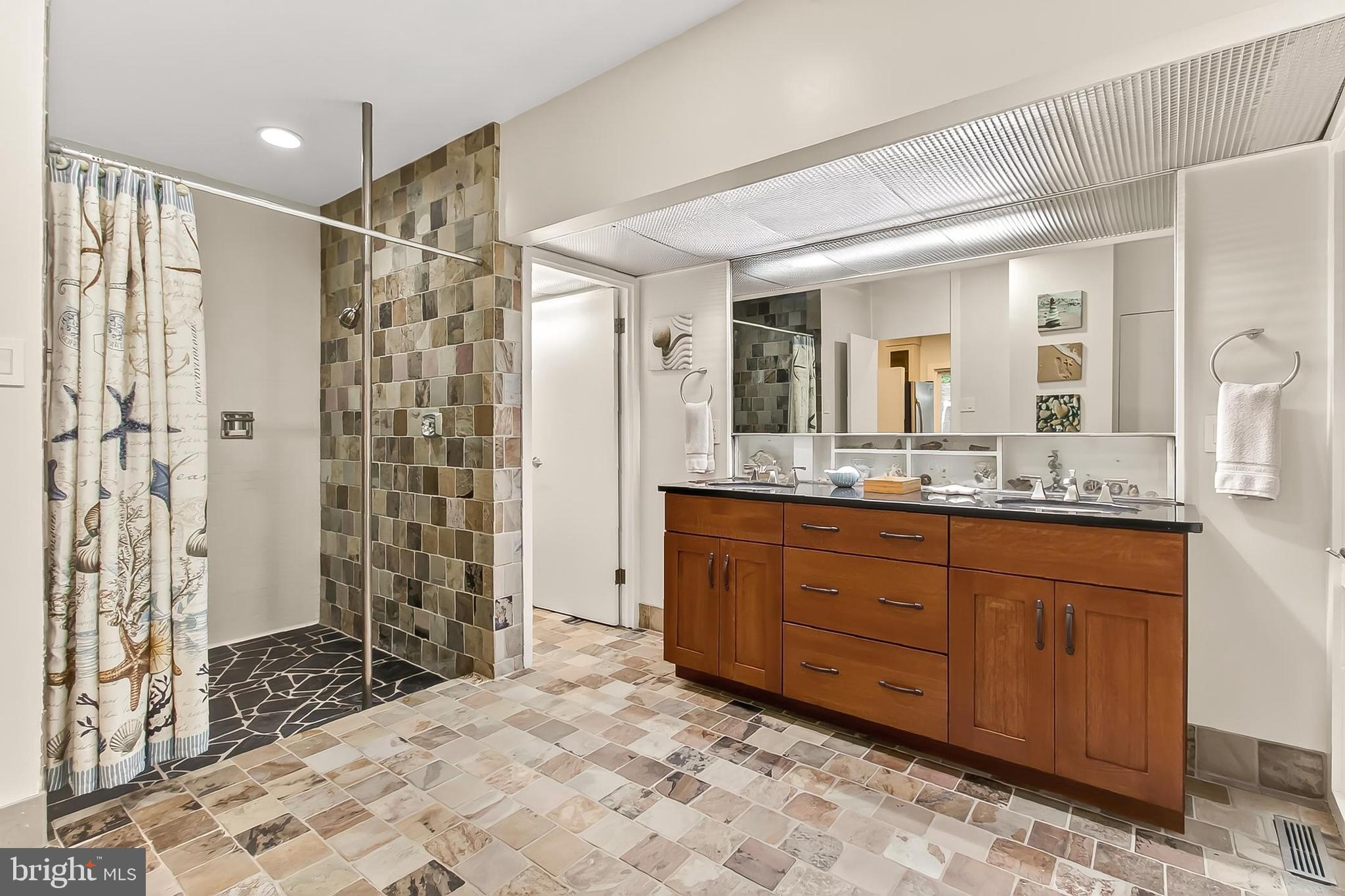 ARLINGTON RIDGE - Residential