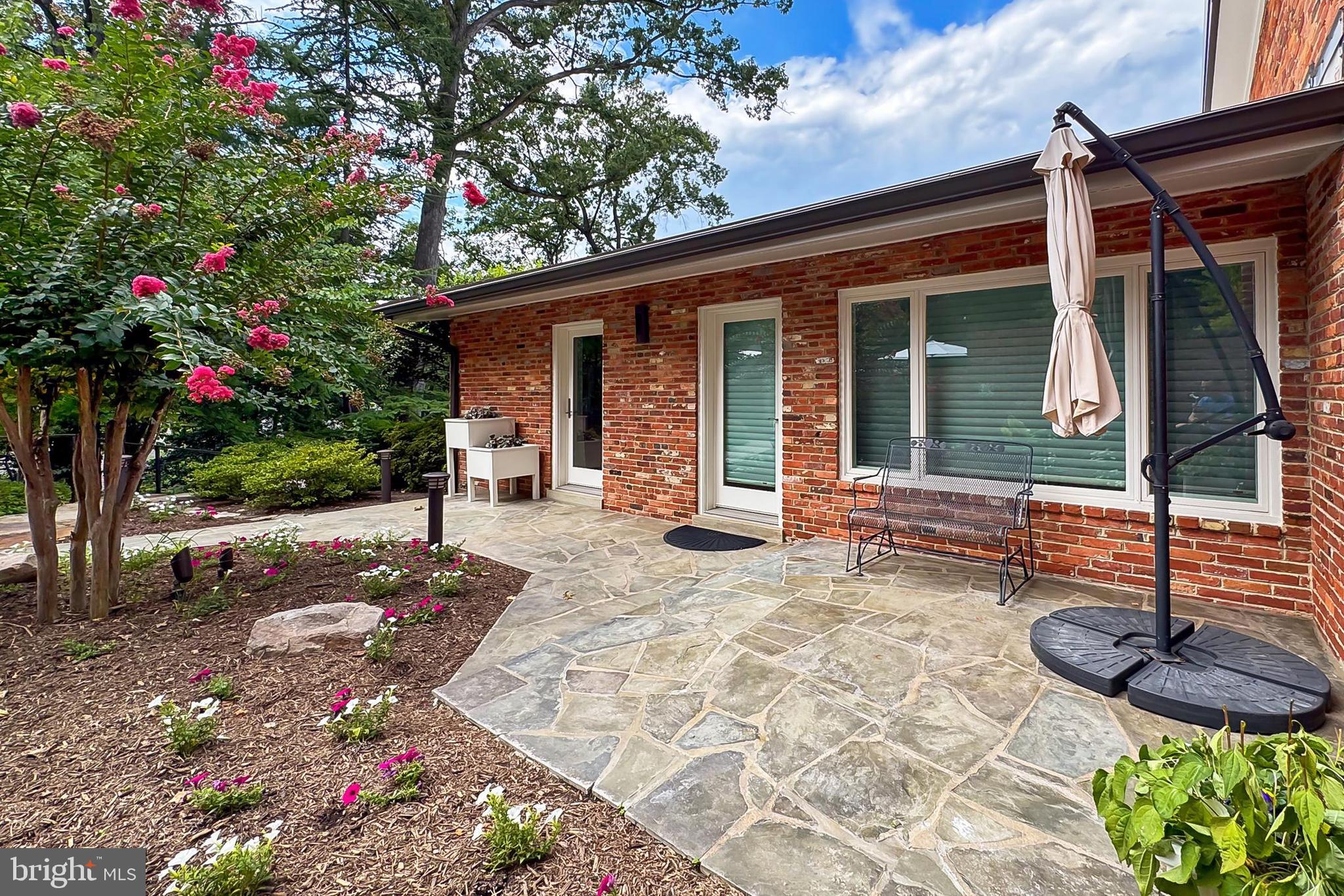 ARLINGTON RIDGE - Residential
