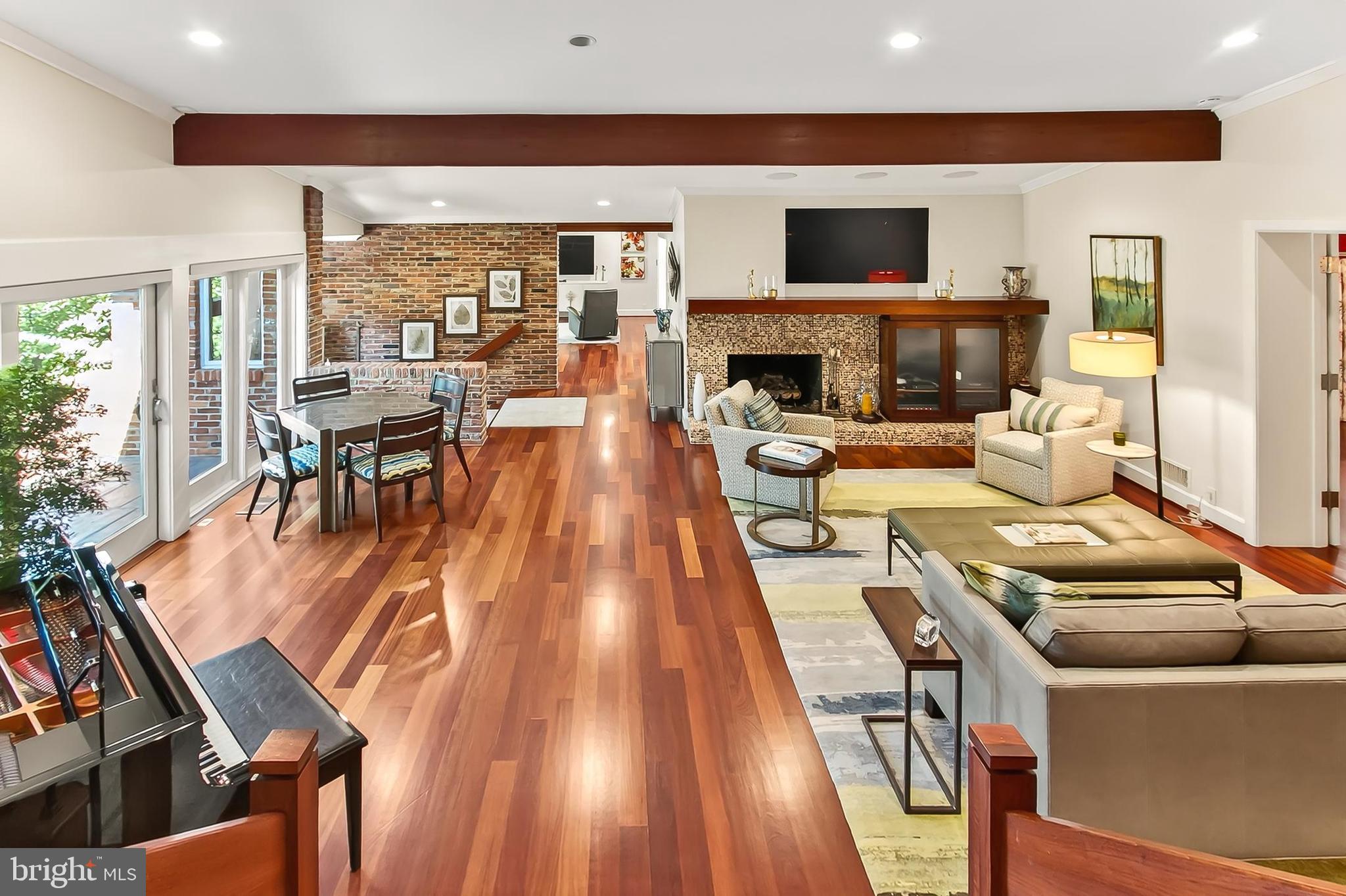 ARLINGTON RIDGE - Residential