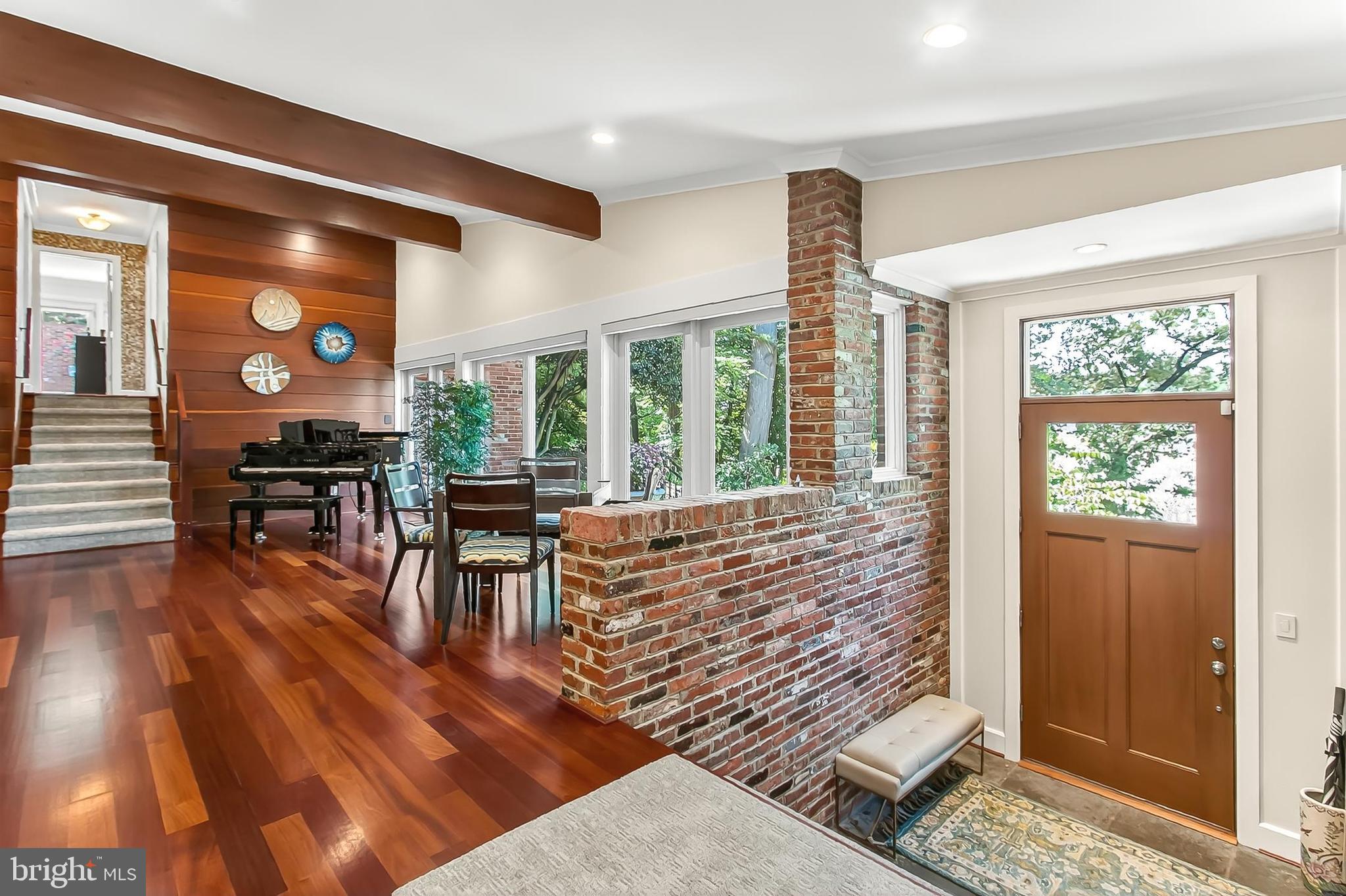 ARLINGTON RIDGE - Residential
