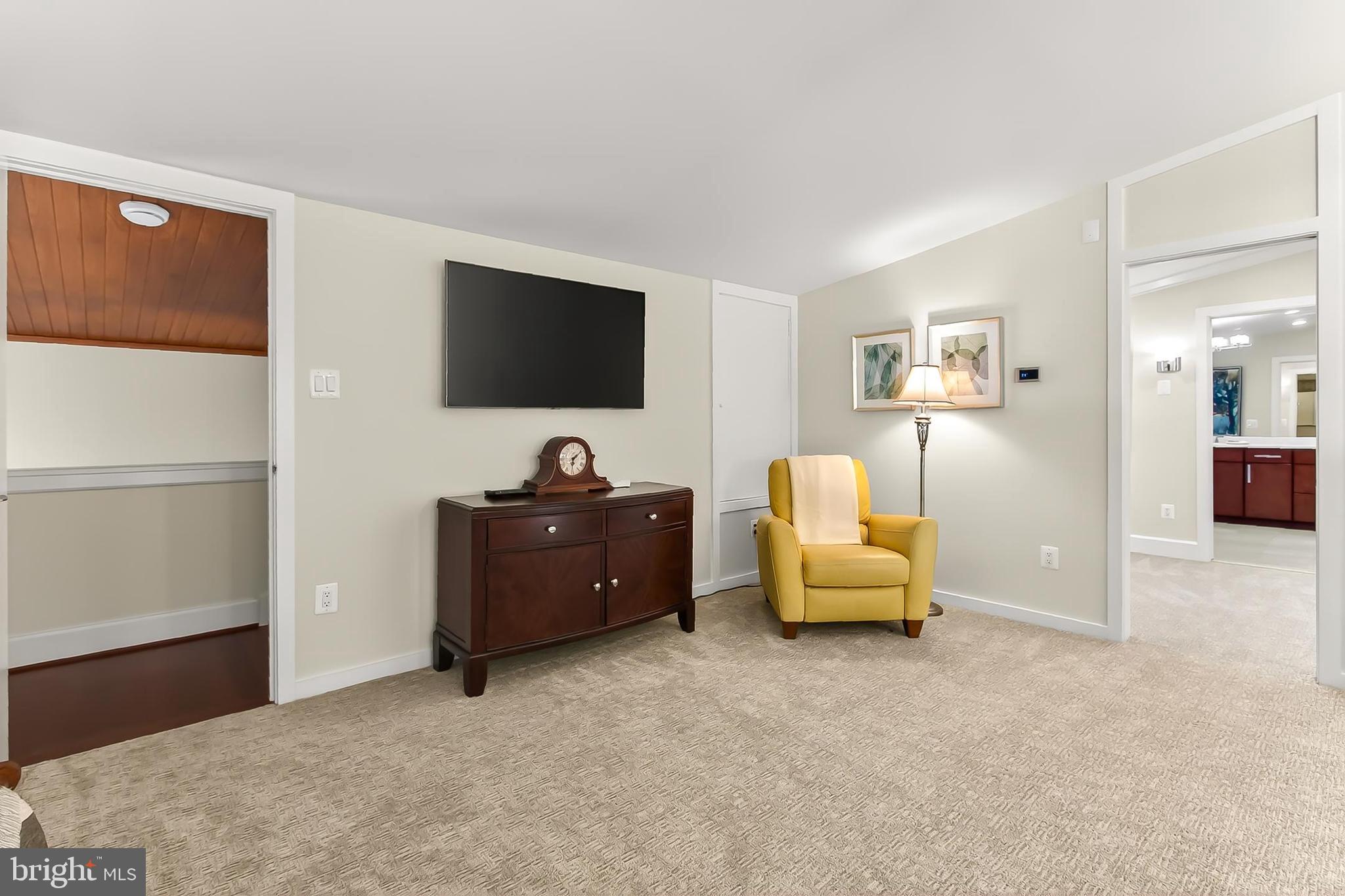 ARLINGTON RIDGE - Residential