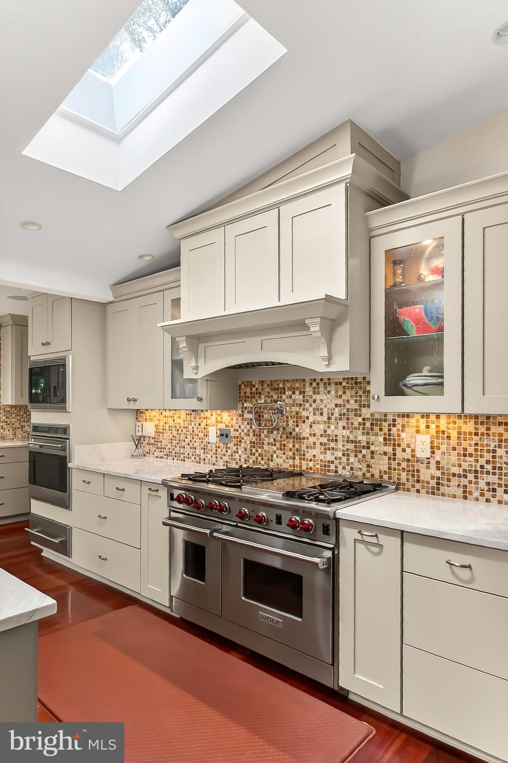 ARLINGTON RIDGE - Residential