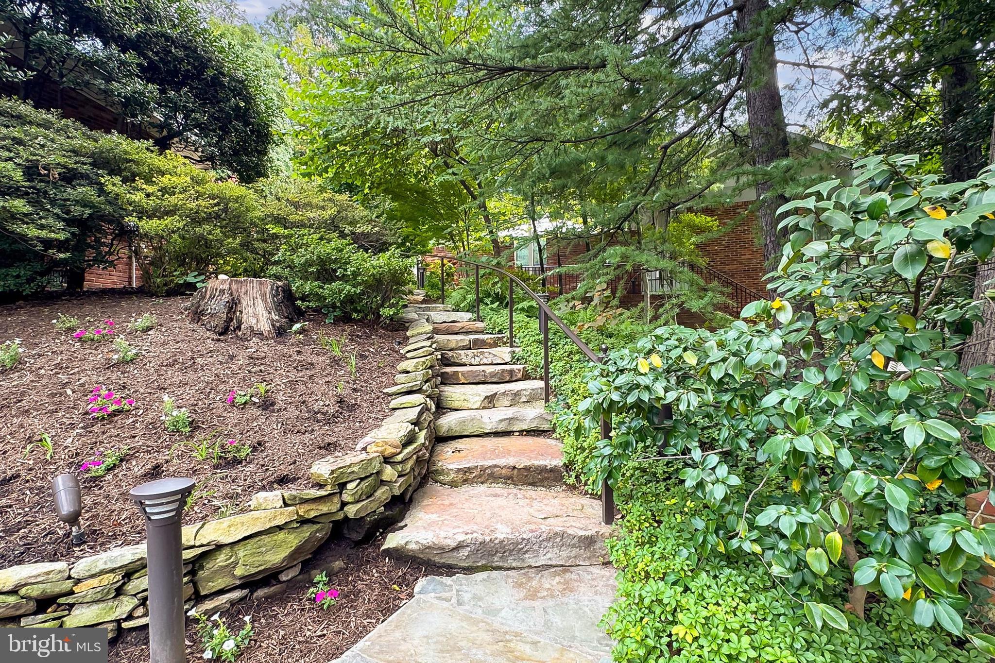 ARLINGTON RIDGE - Residential