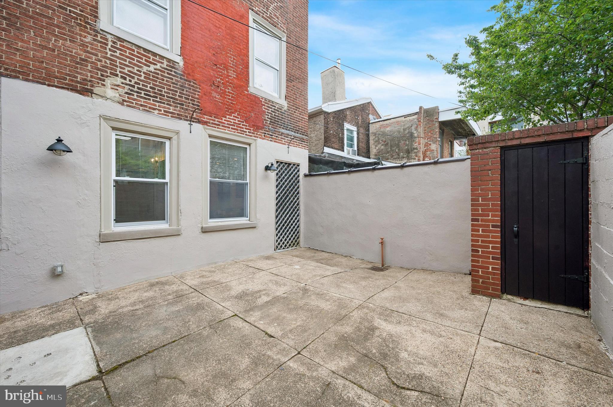 NORTHERN LIBERTIES - Commercial Sale