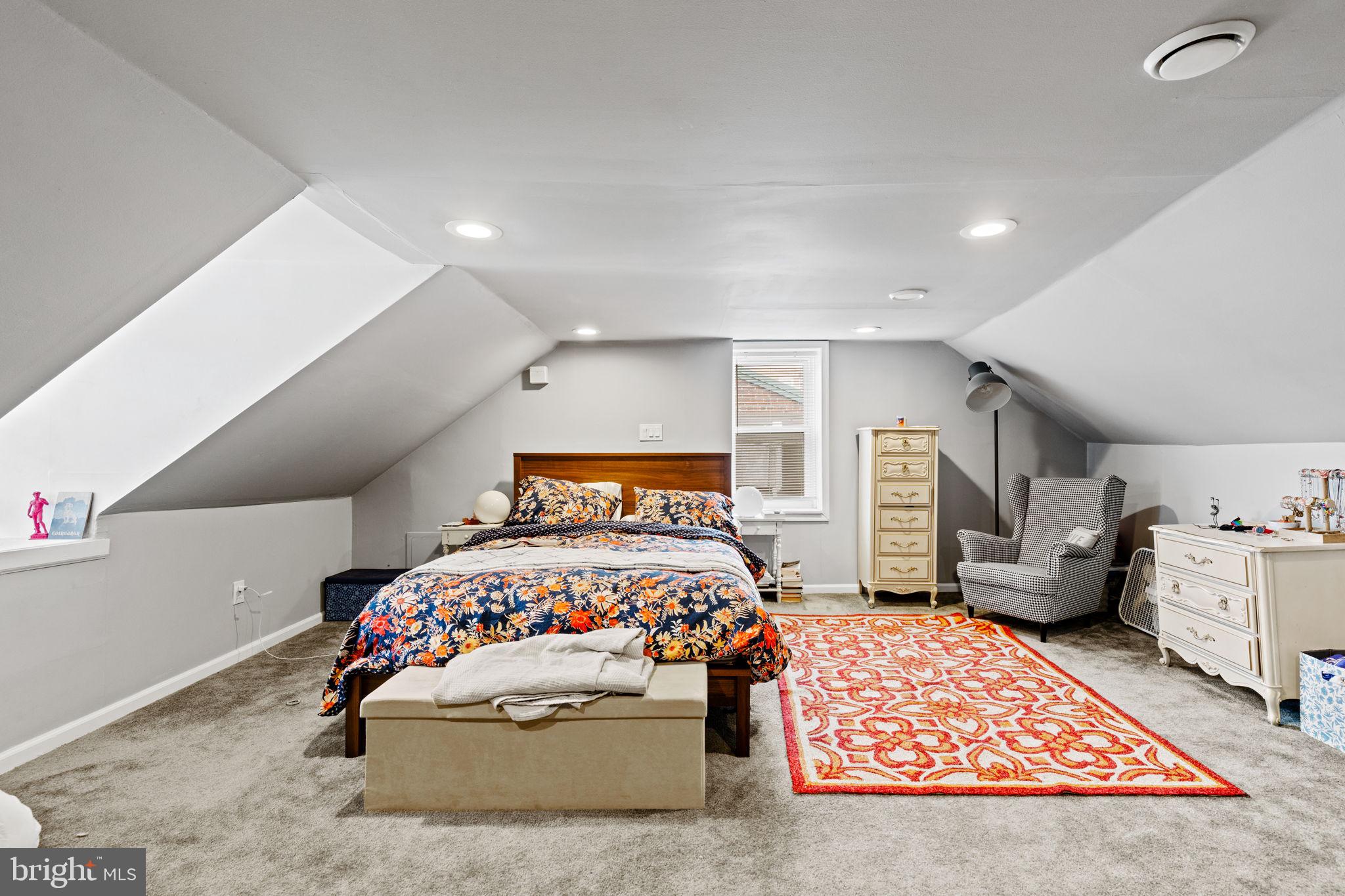 NORTHERN LIBERTIES - Commercial Sale