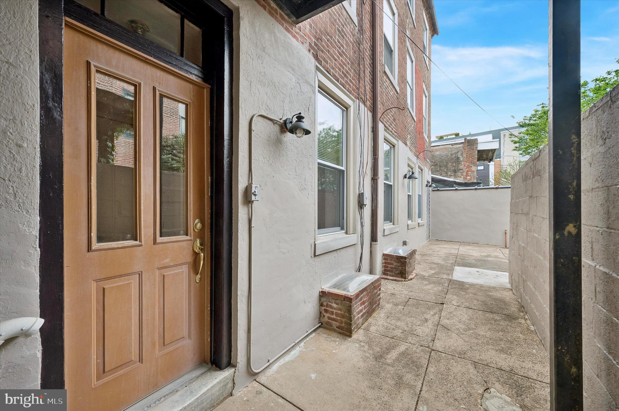 NORTHERN LIBERTIES - Commercial Sale