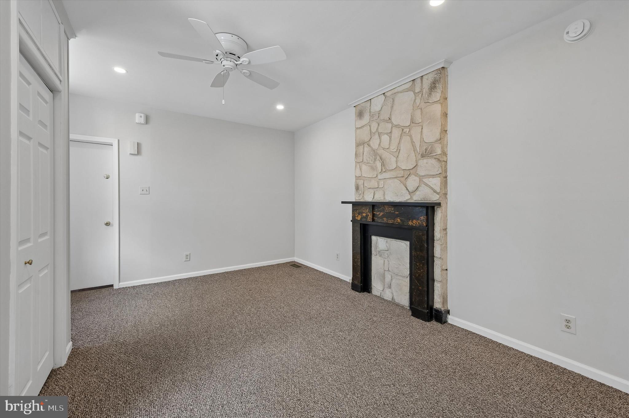 NORTHERN LIBERTIES - Commercial Sale