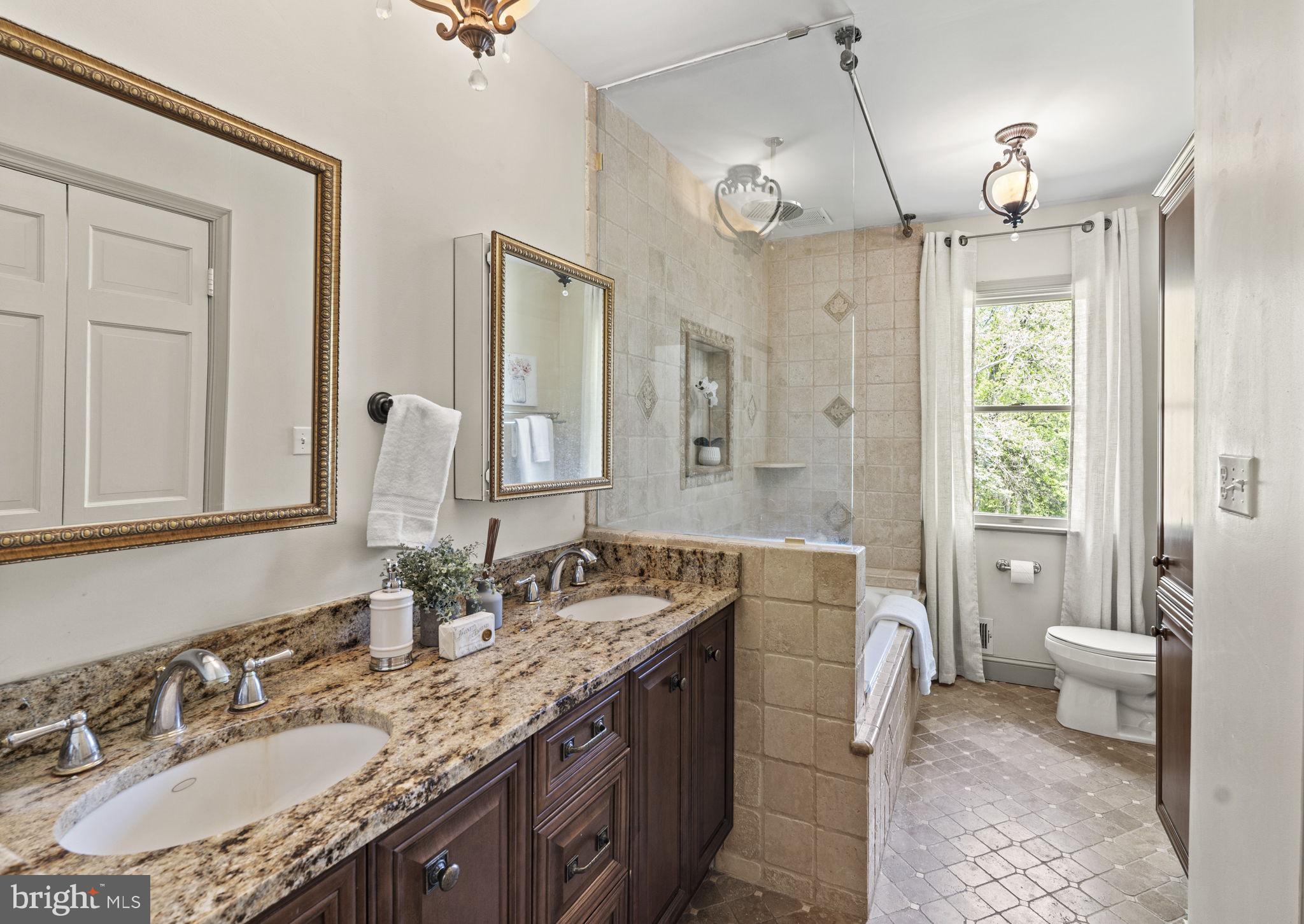 NORTH POTOMAC - Residential
