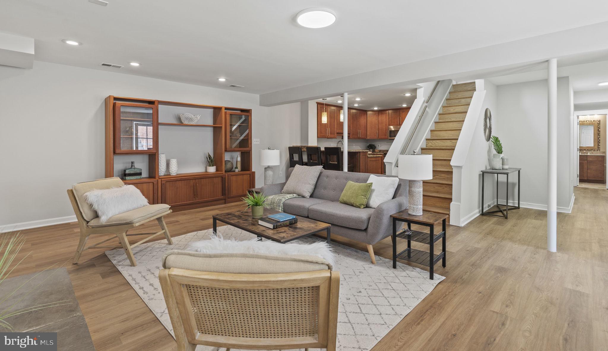 NORTH POTOMAC - Residential