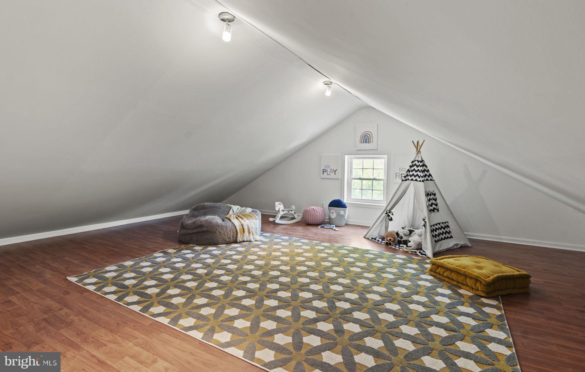NORTH POTOMAC - Residential