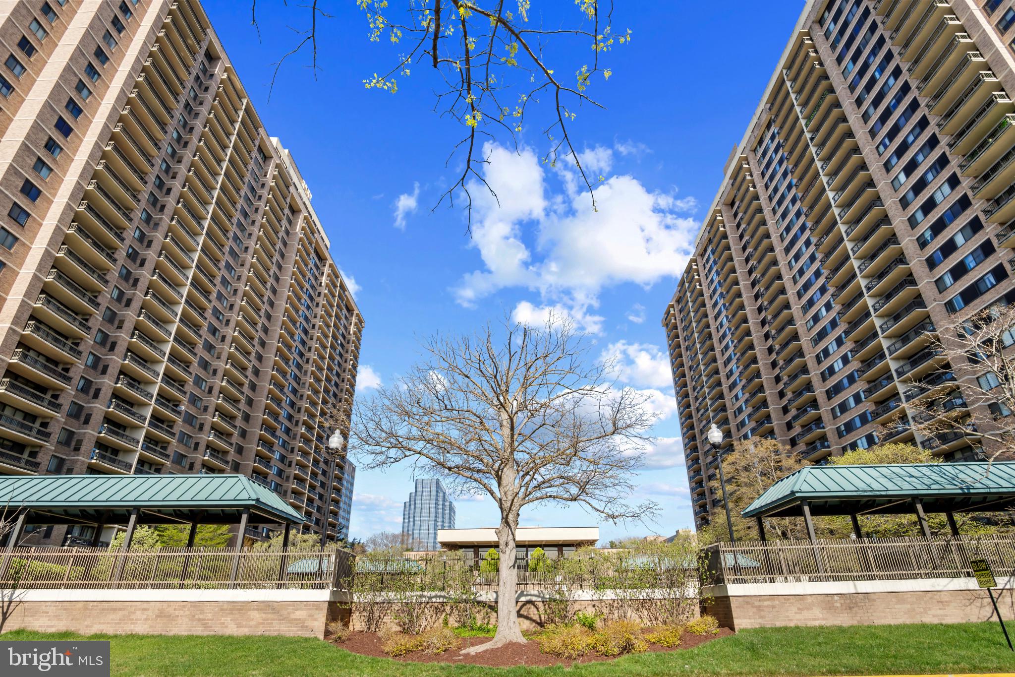 SKYLINE SQUARE CONDO - Residential