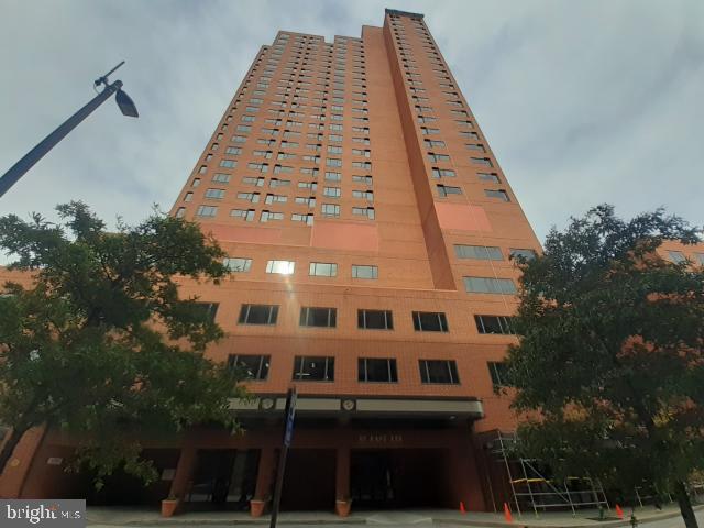 HARBOR COURT CONDOMINIUMS - Residential