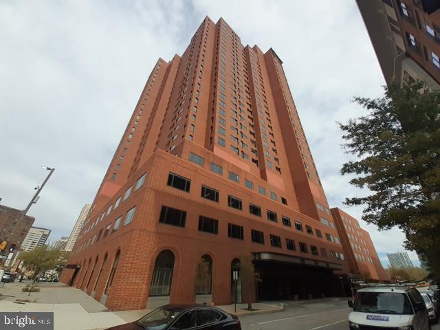 HARBOR COURT CONDOMINIUMS - Residential