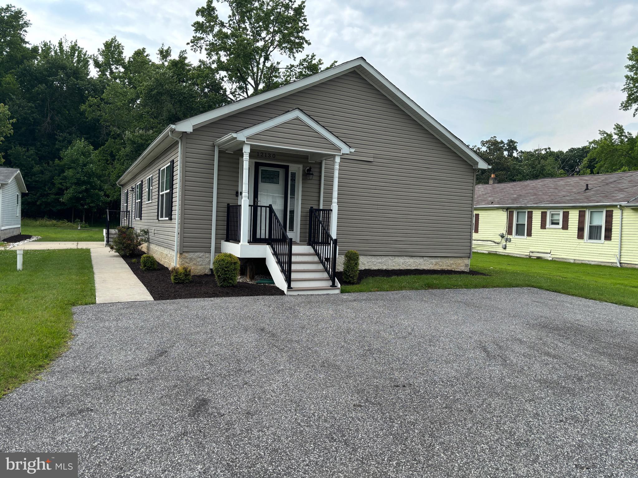 MIDDLE RIVER - Residential