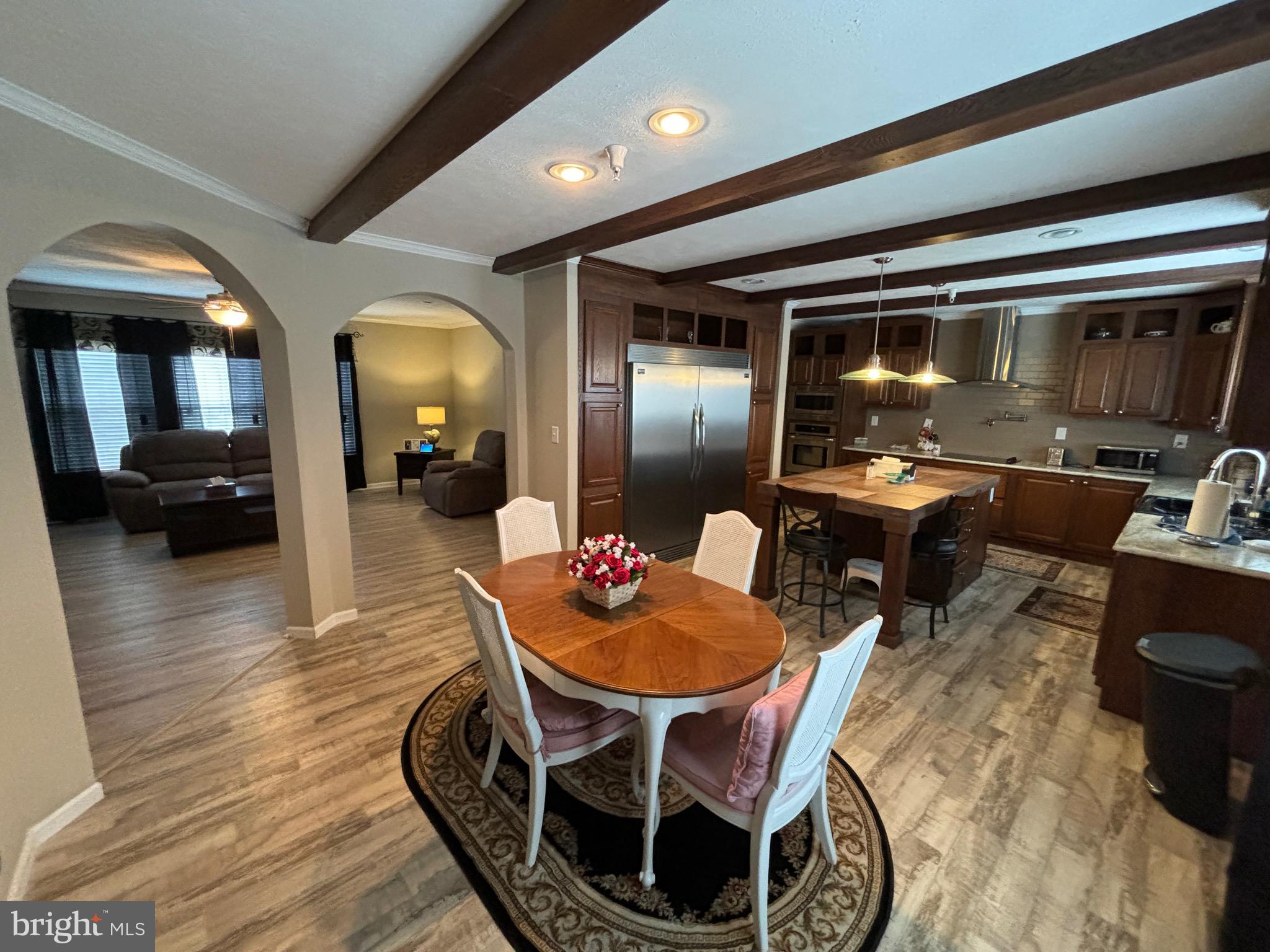 MIDDLE RIVER - Residential