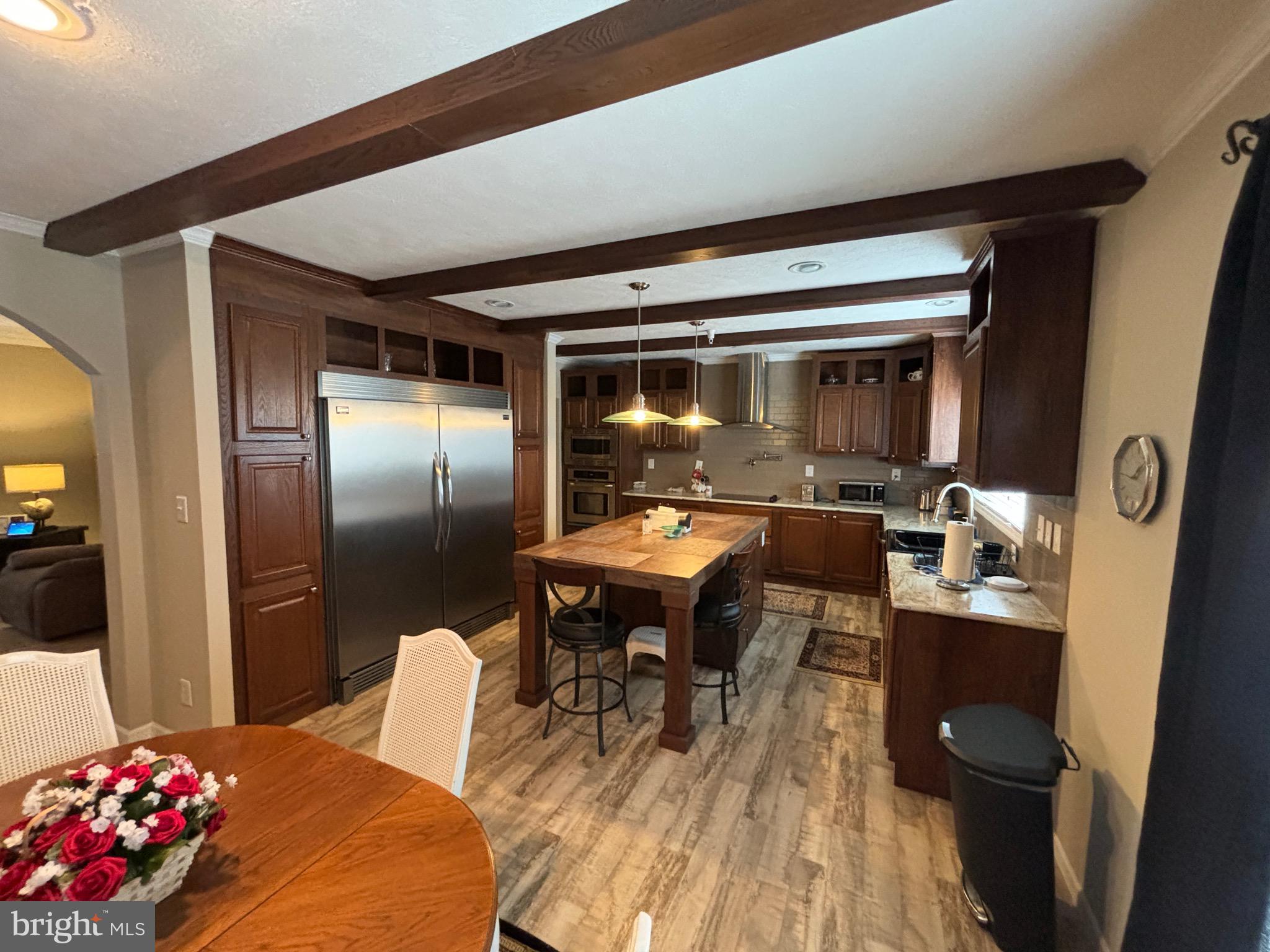 MIDDLE RIVER - Residential