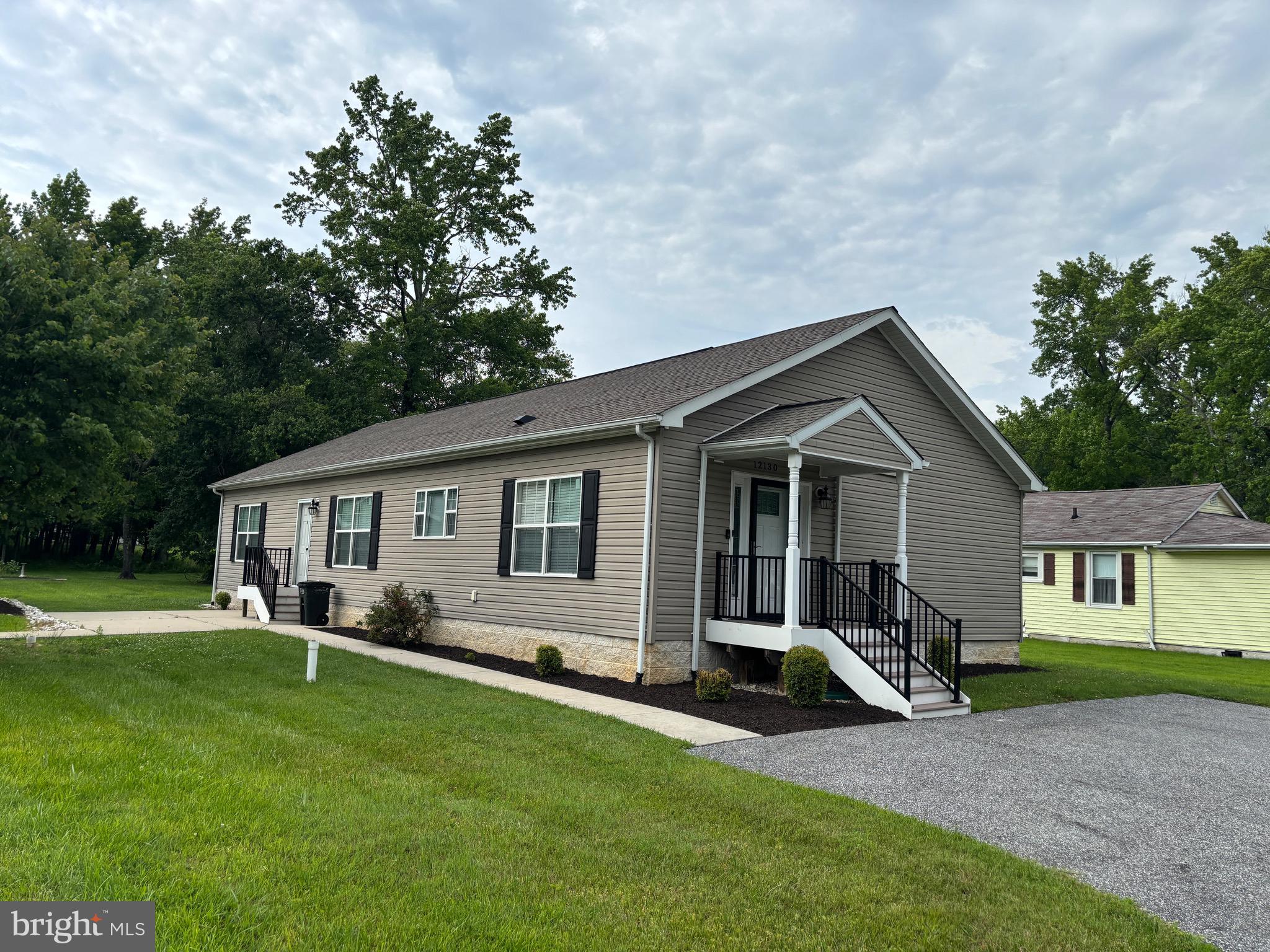 MIDDLE RIVER - Residential