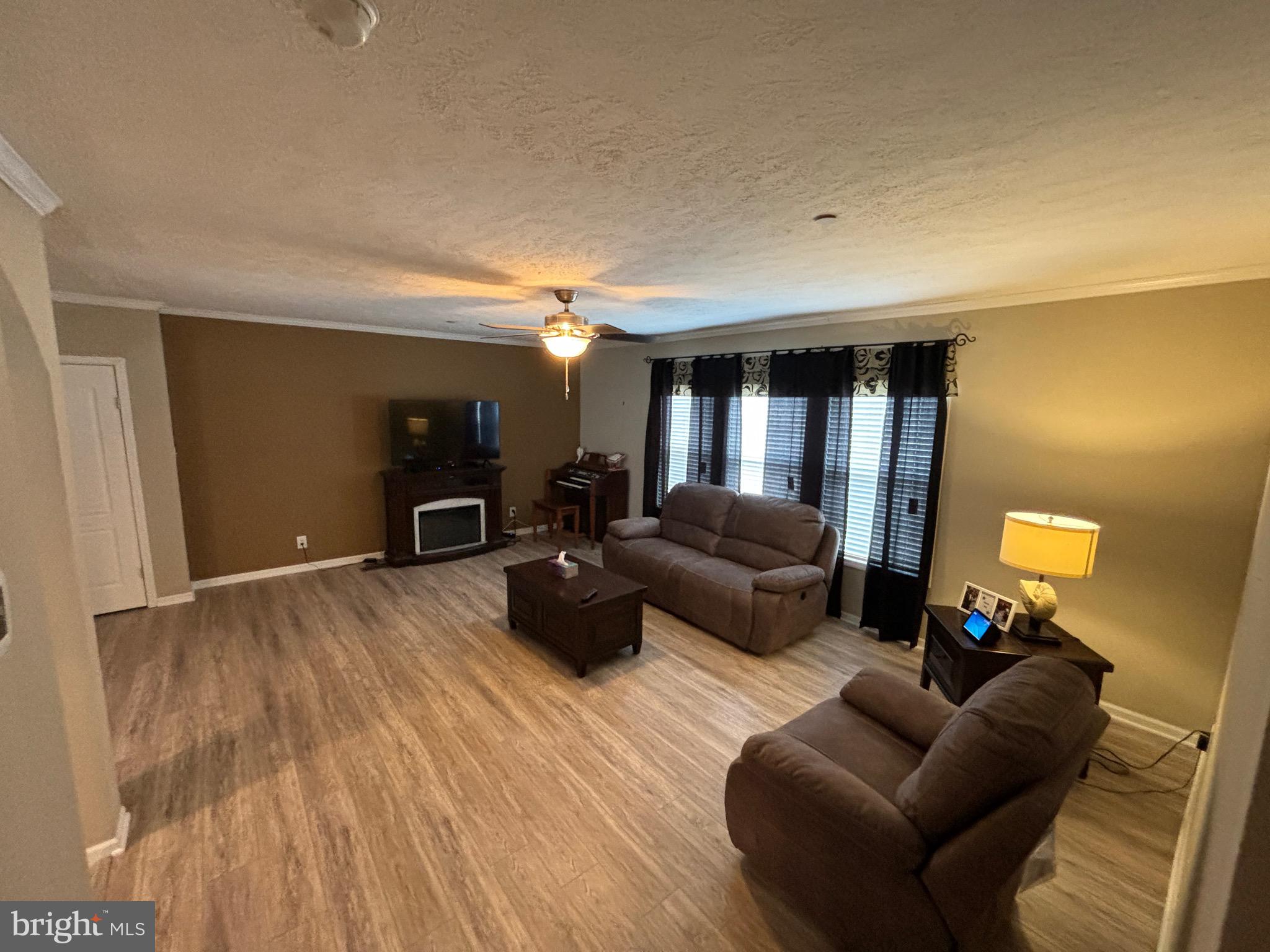 MIDDLE RIVER - Residential