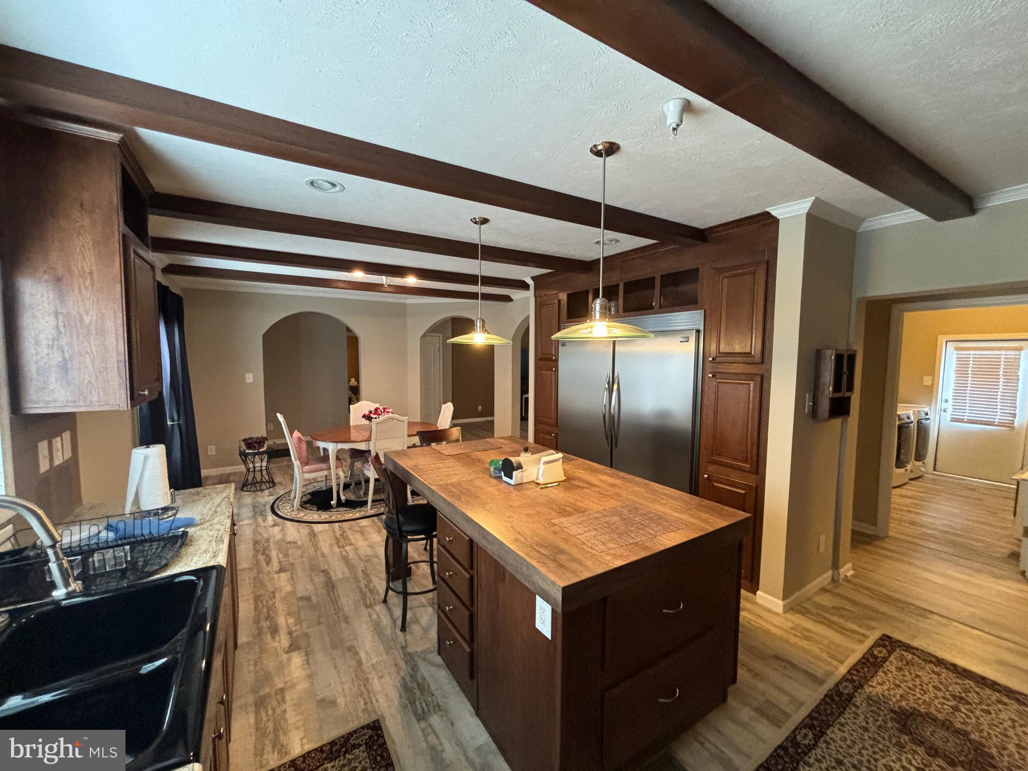 MIDDLE RIVER - Residential