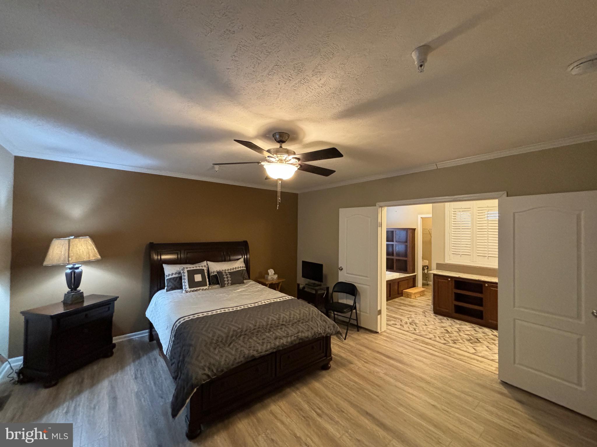MIDDLE RIVER - Residential