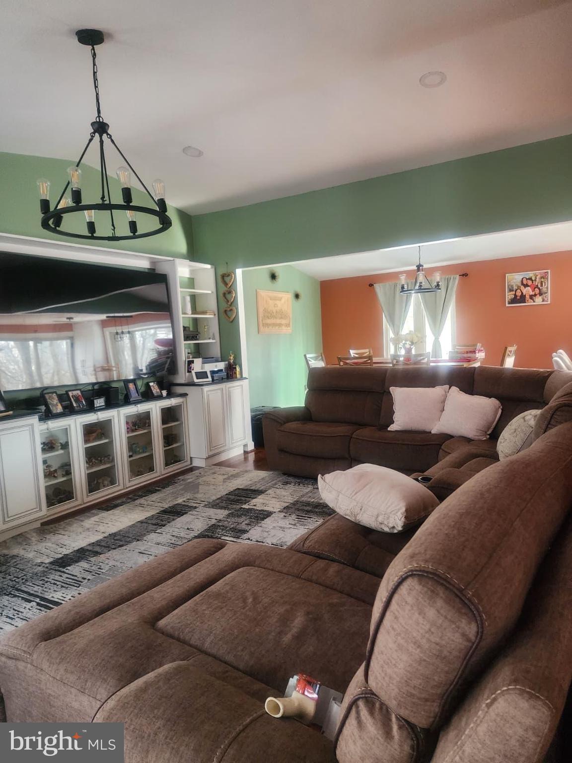 VILLAGE OF OWEN BROWN - Residential