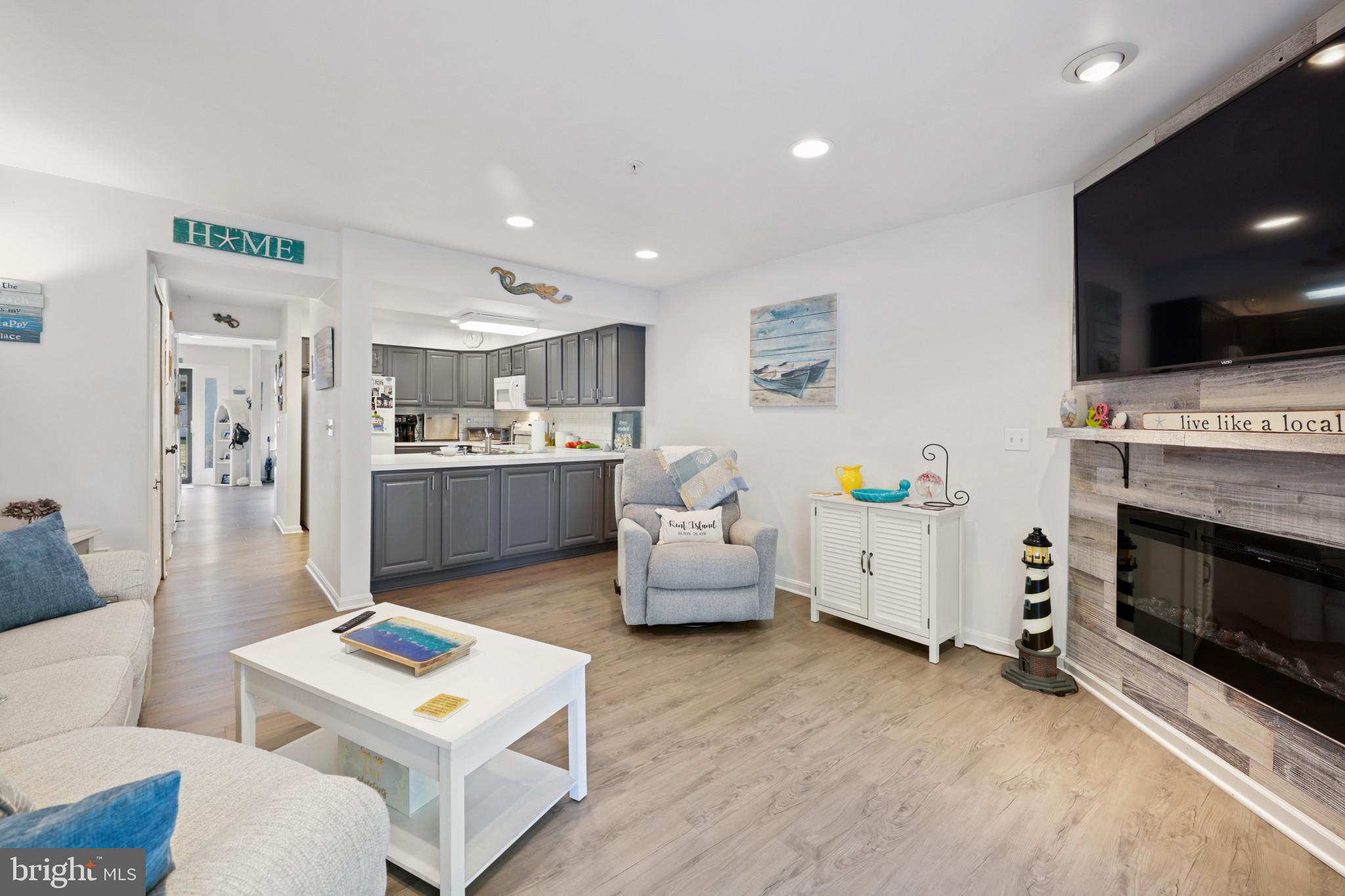 QUEENS LANDING - Residential