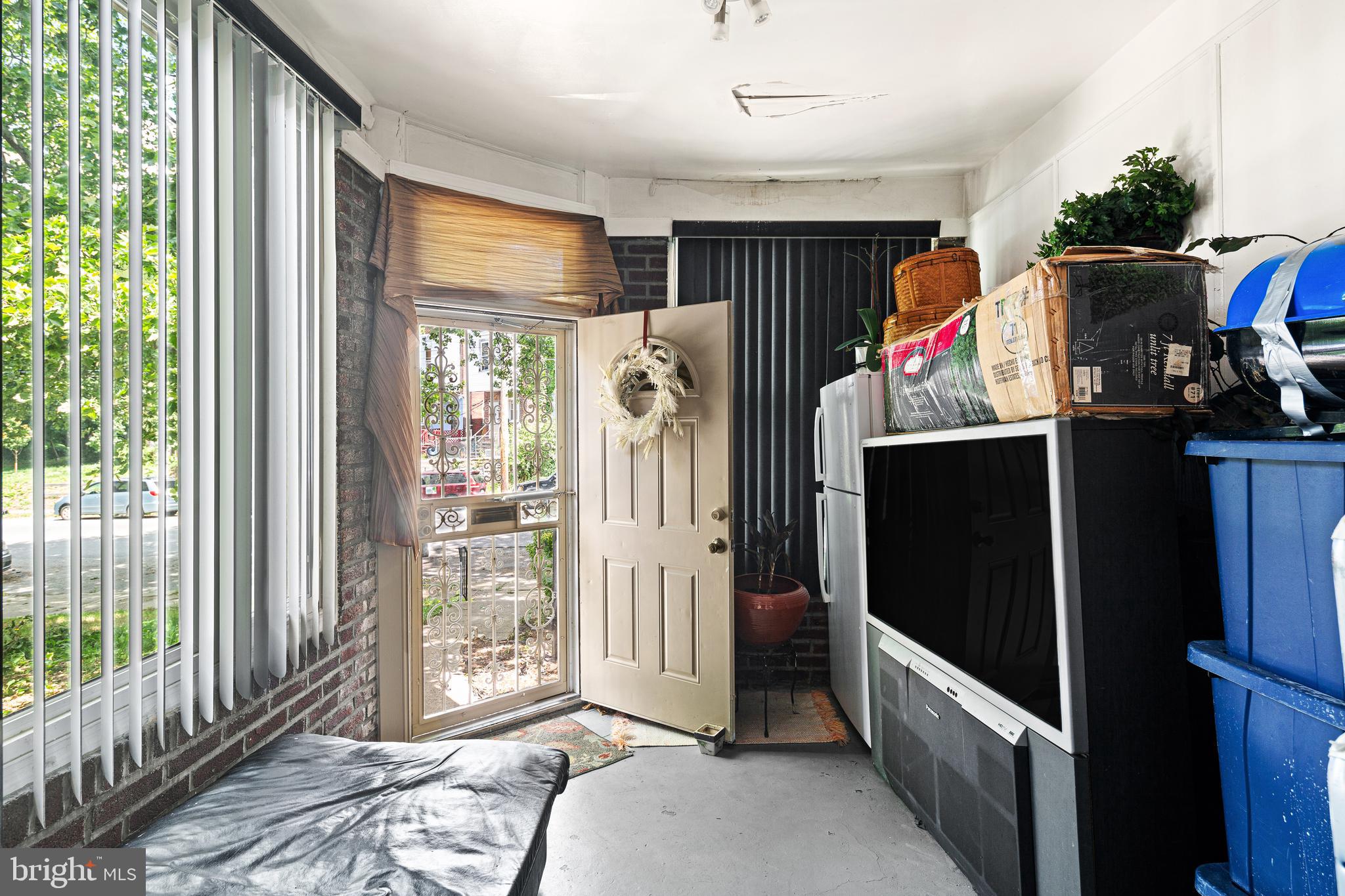 WEST OAK LANE - Residential