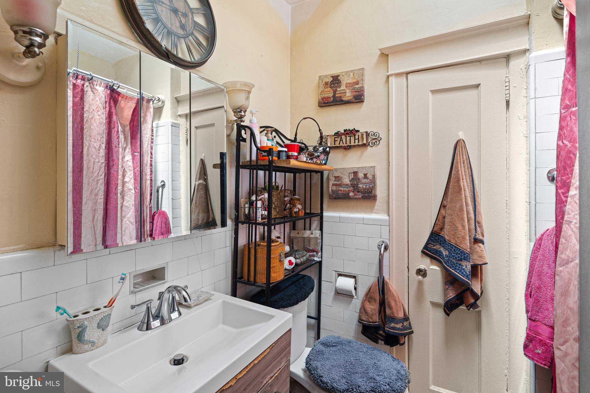 WEST OAK LANE - Residential