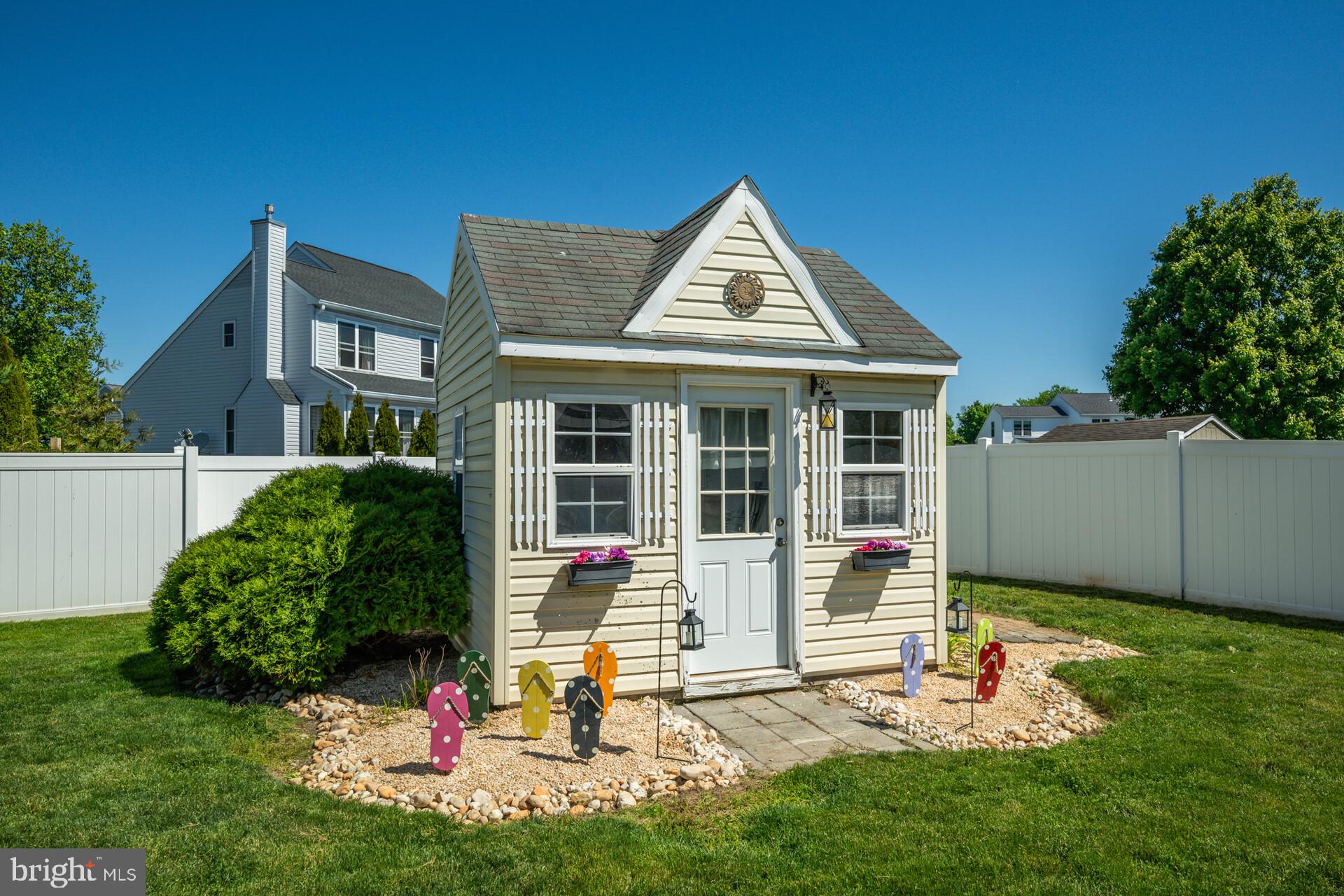HUNTERS CROSSING - Residential