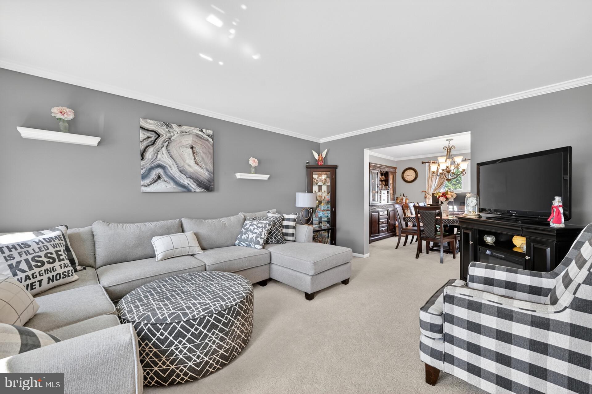 HUNTERS CROSSING - Residential