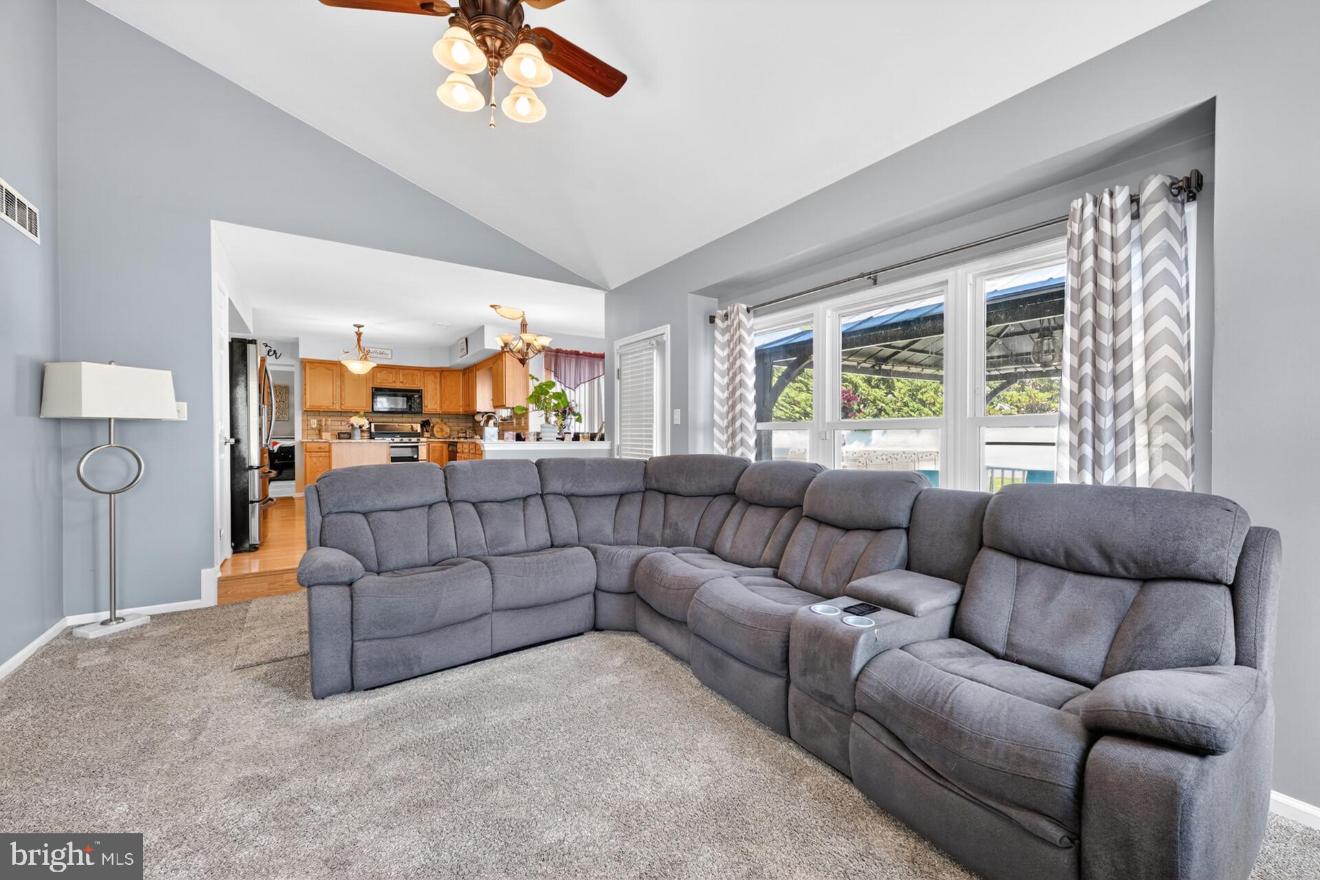 HUNTERS CROSSING - Residential