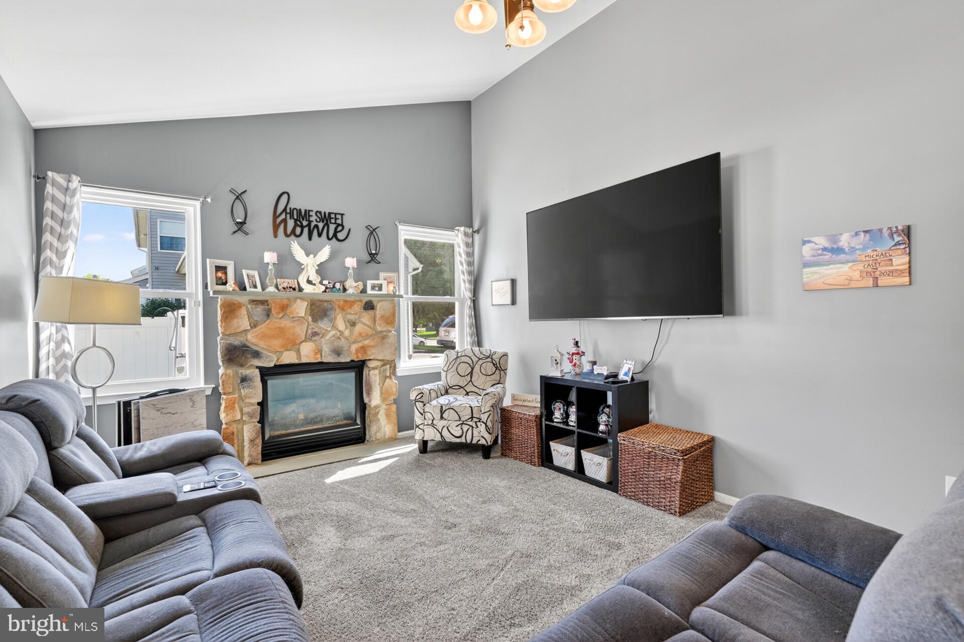 HUNTERS CROSSING - Residential