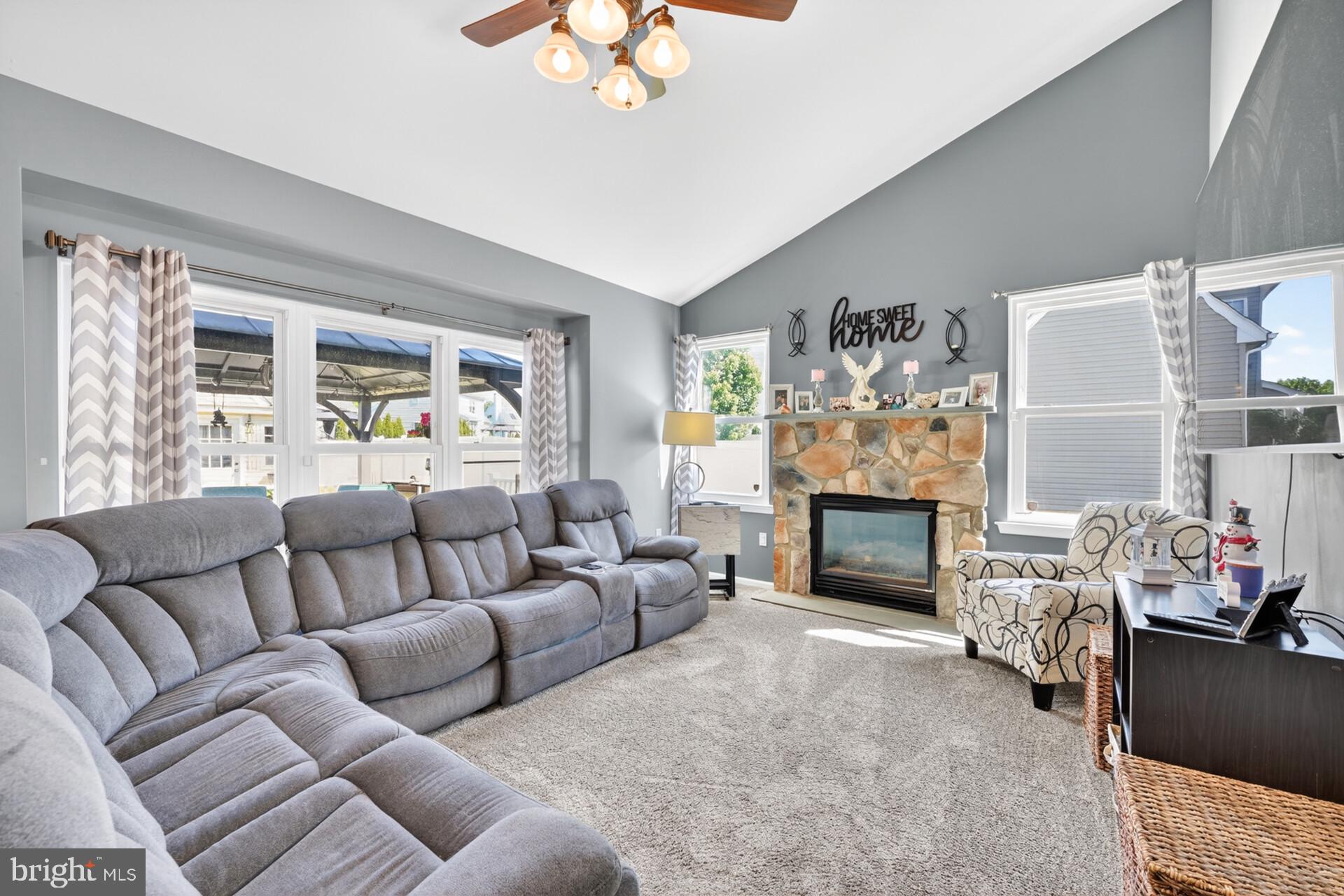 HUNTERS CROSSING - Residential
