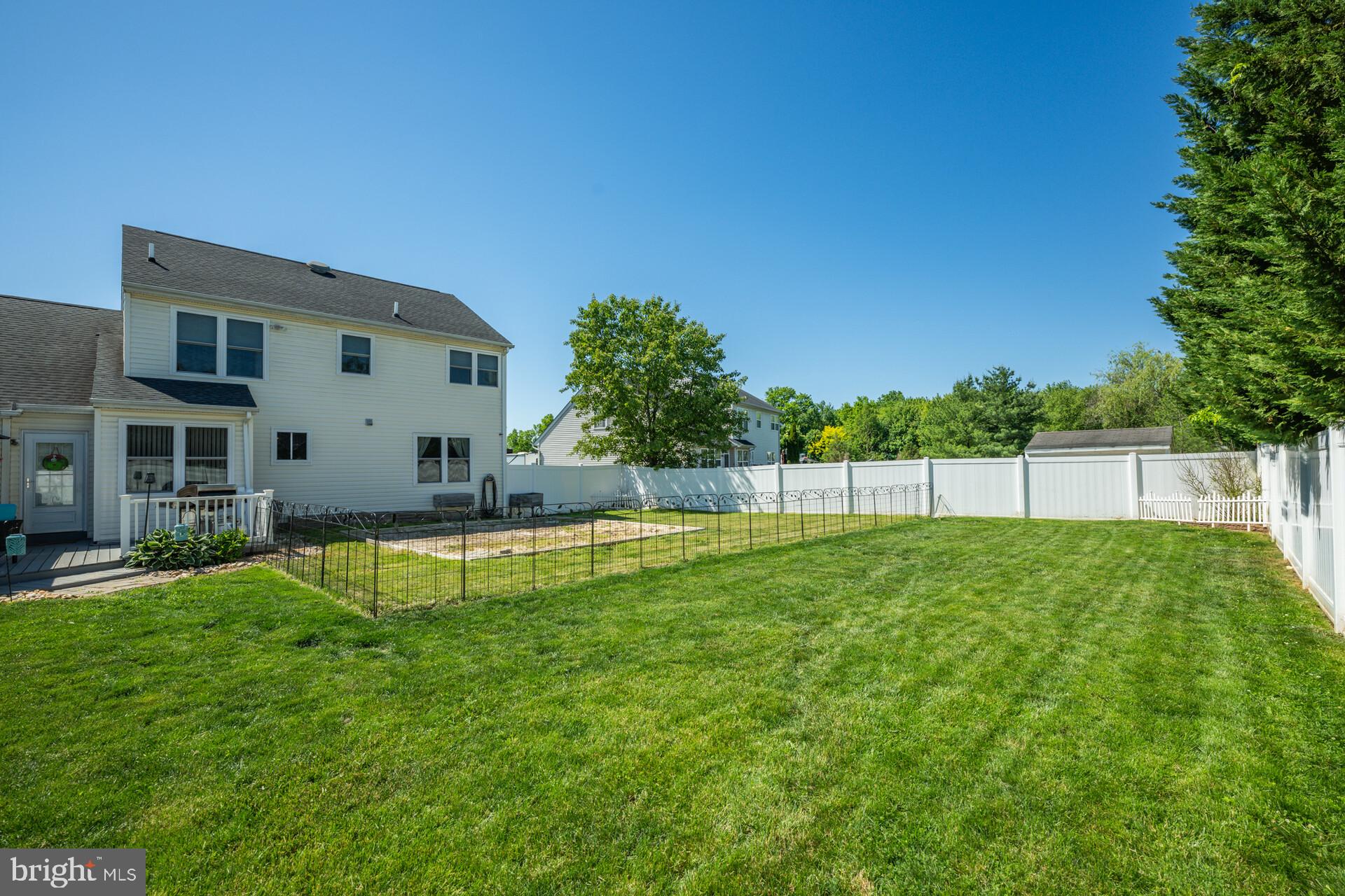 HUNTERS CROSSING - Residential