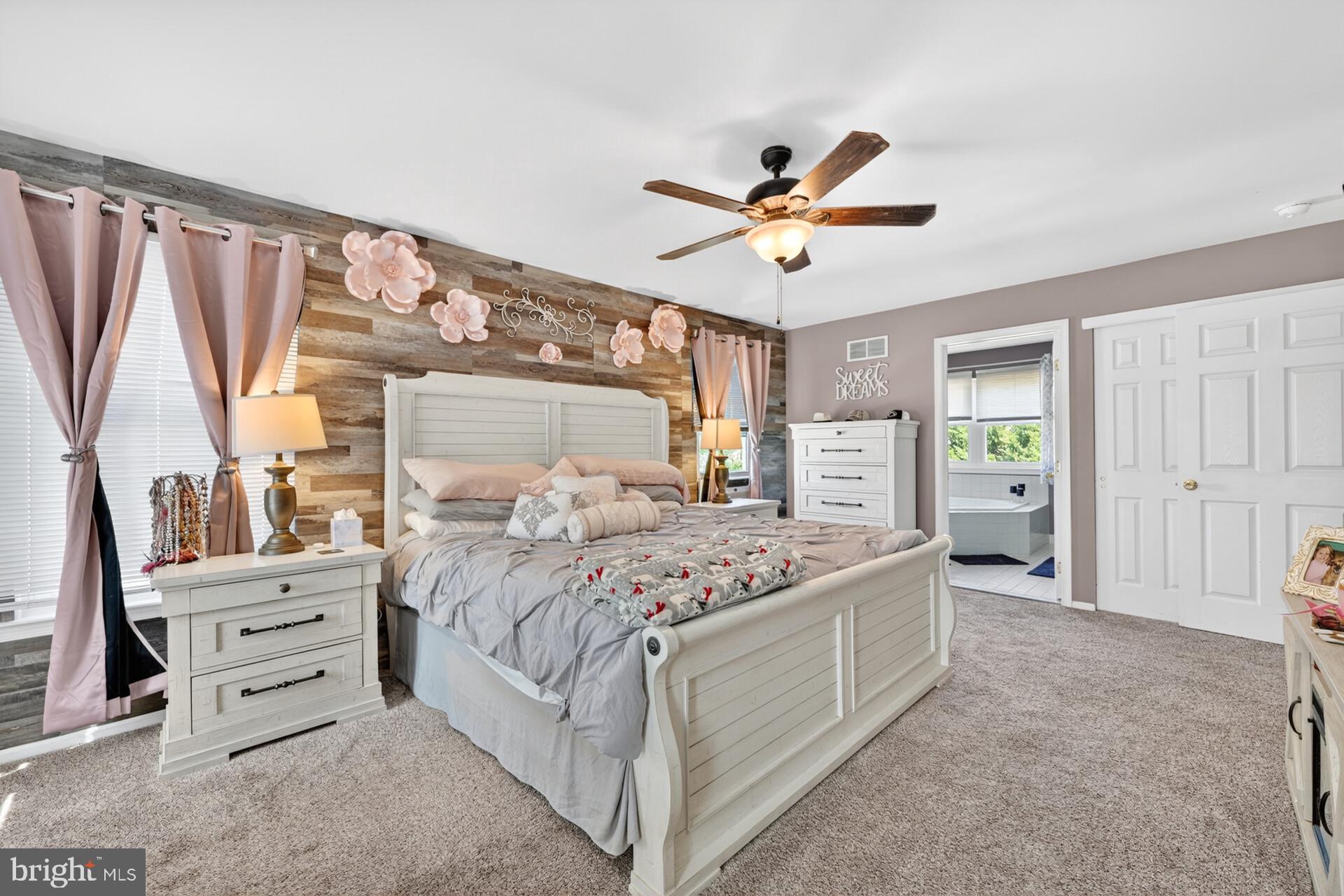 HUNTERS CROSSING - Residential