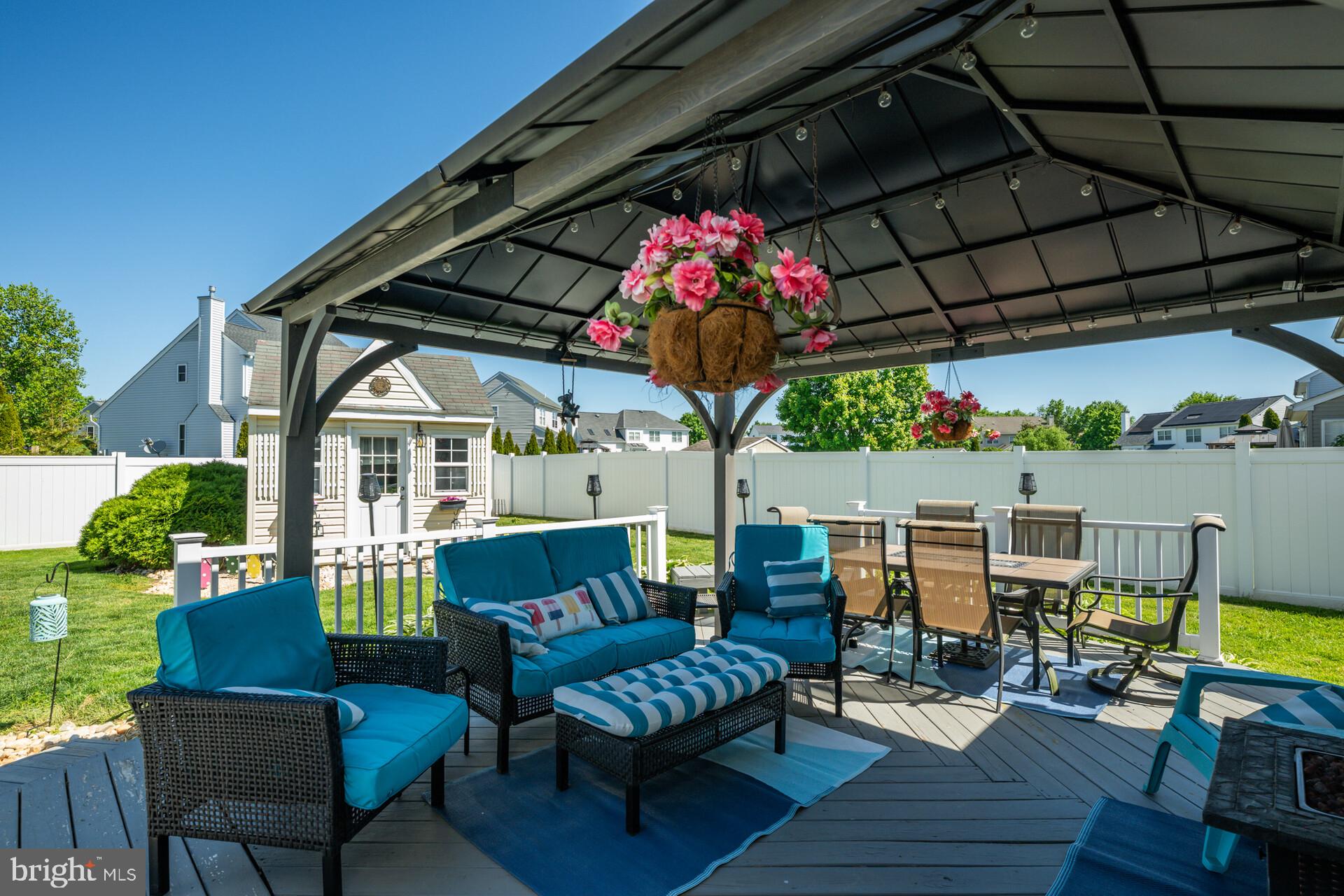 HUNTERS CROSSING - Residential