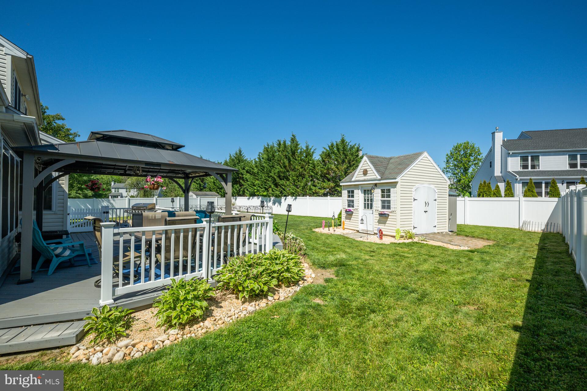 HUNTERS CROSSING - Residential
